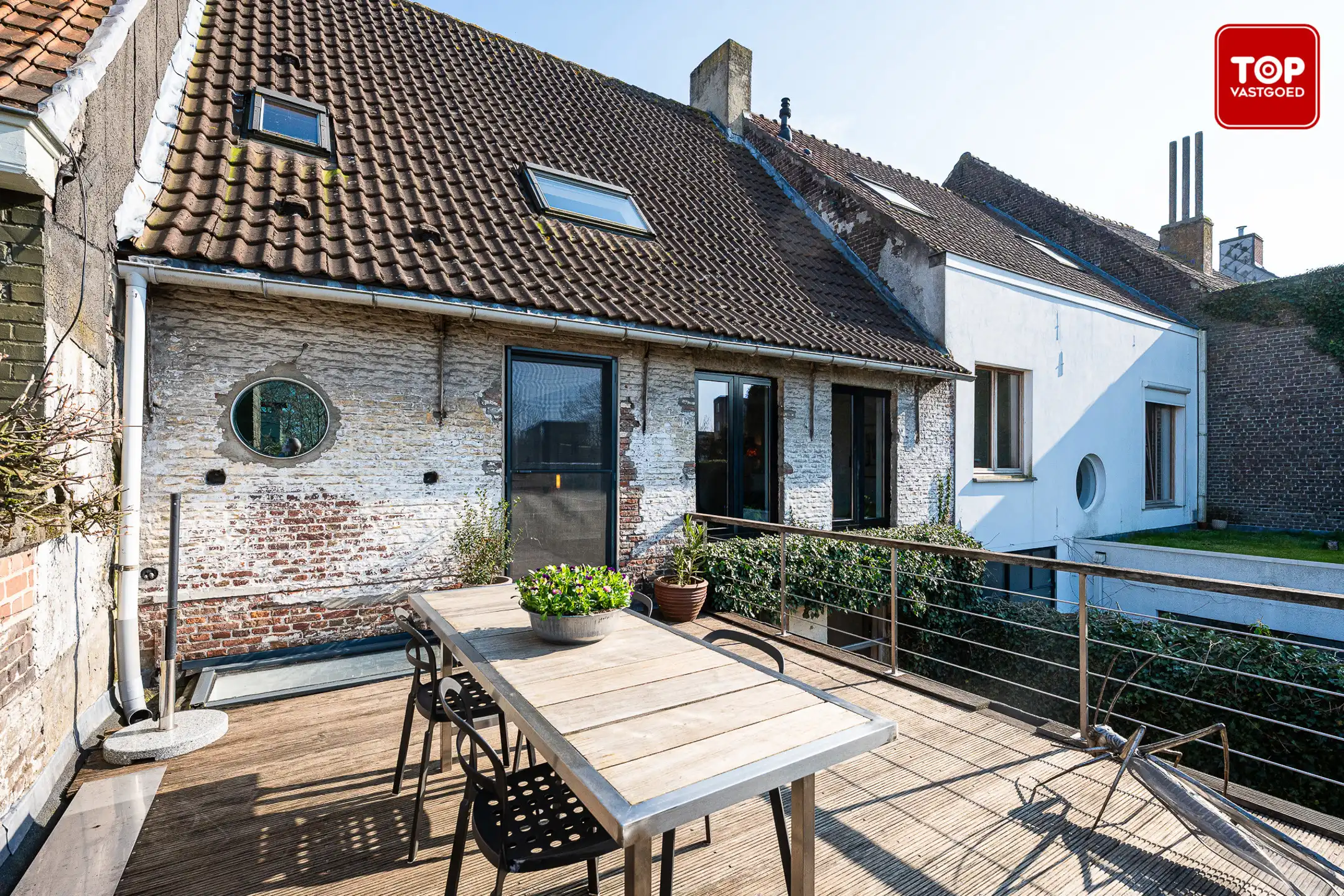 Authentieke en ruime woning met 3 slaapkamers, groot atelier en zonnige tuin foto 21