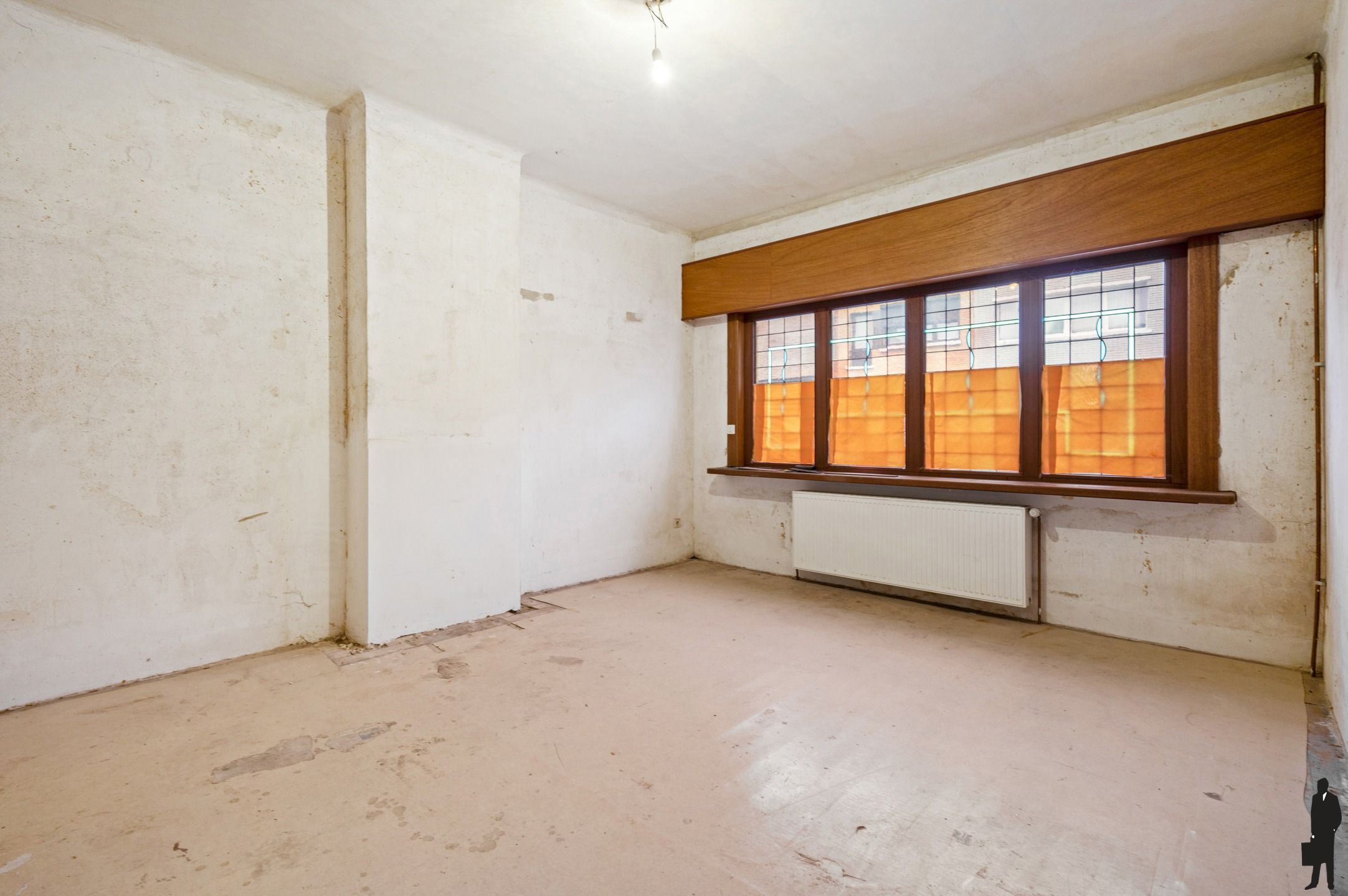 Op te frissen woning met ruime tuin foto 10