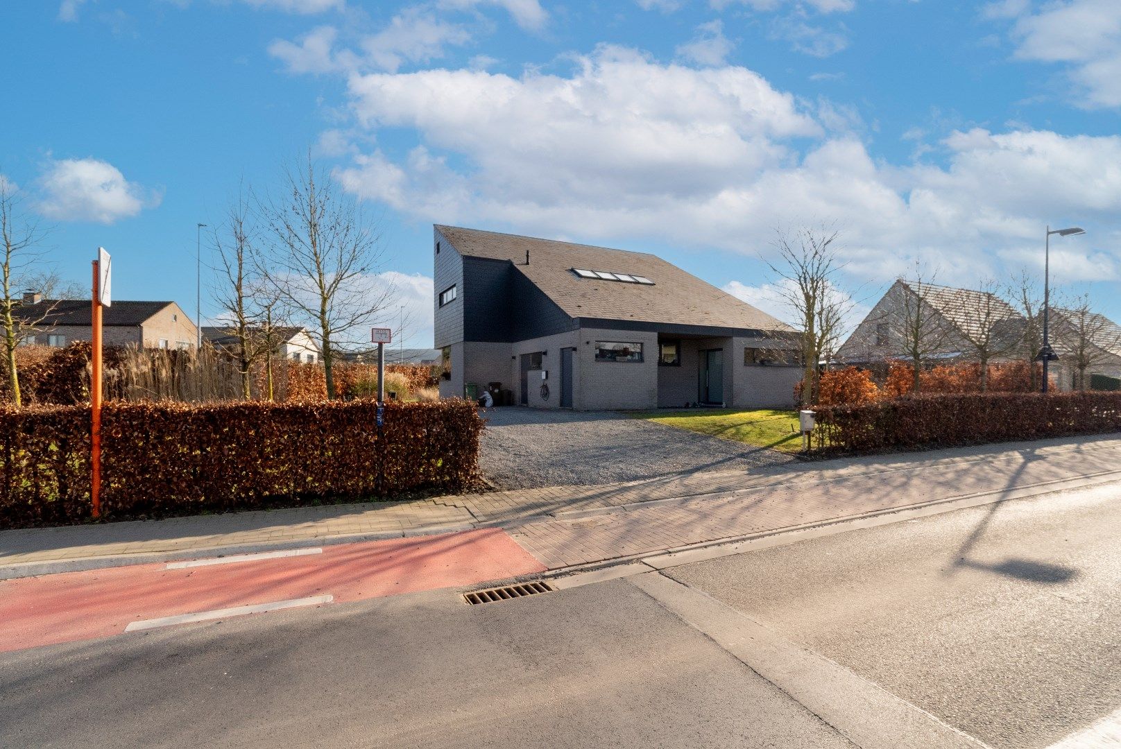 UITZONDERLIJKE VILLA IN EEN LANDELIJKE OMGEVING foto {{pictureIndex}}
