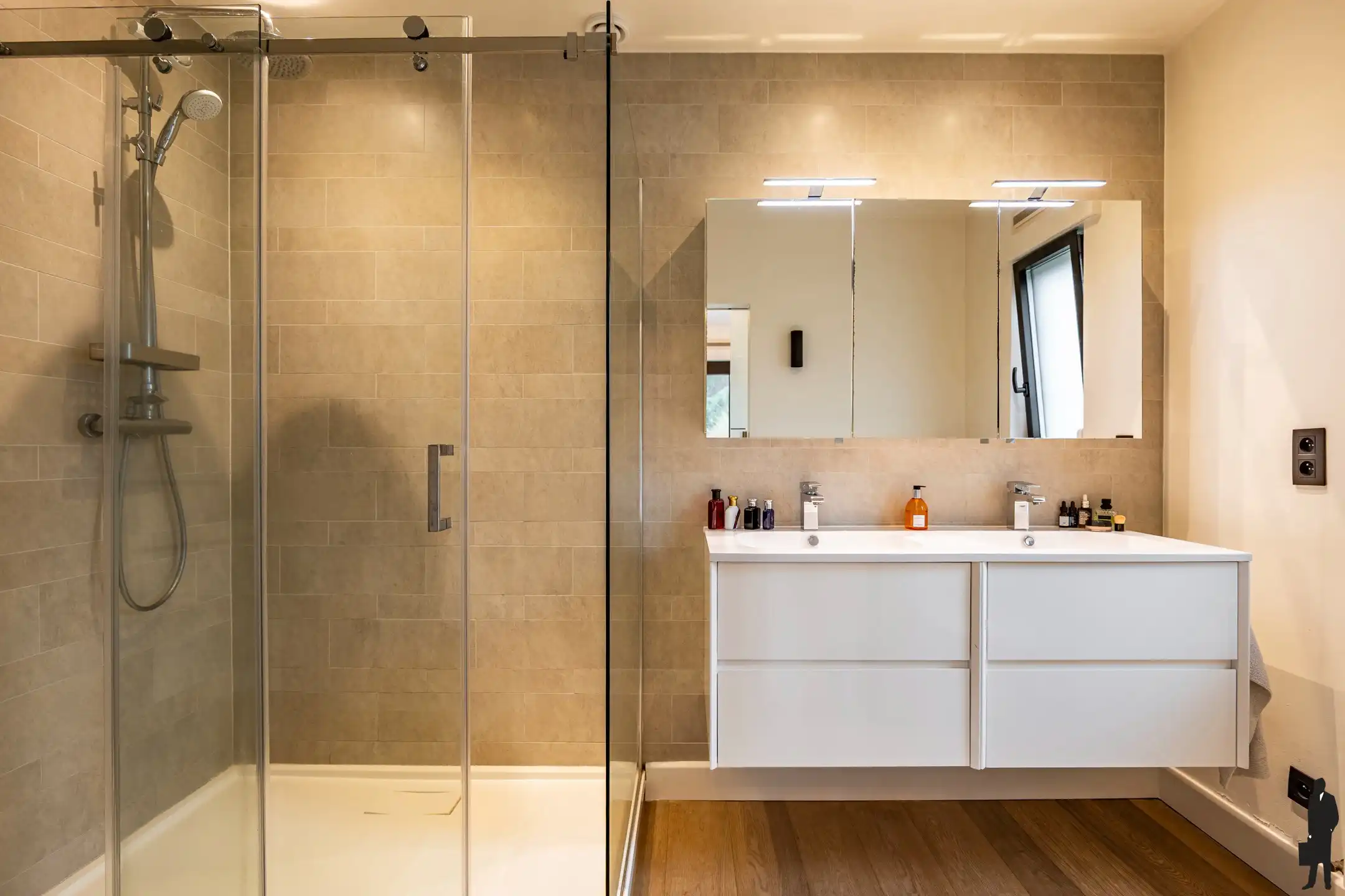 Instapklare gelijkvloerse villa op toplocatie (ca. 2.028 m²) foto 16