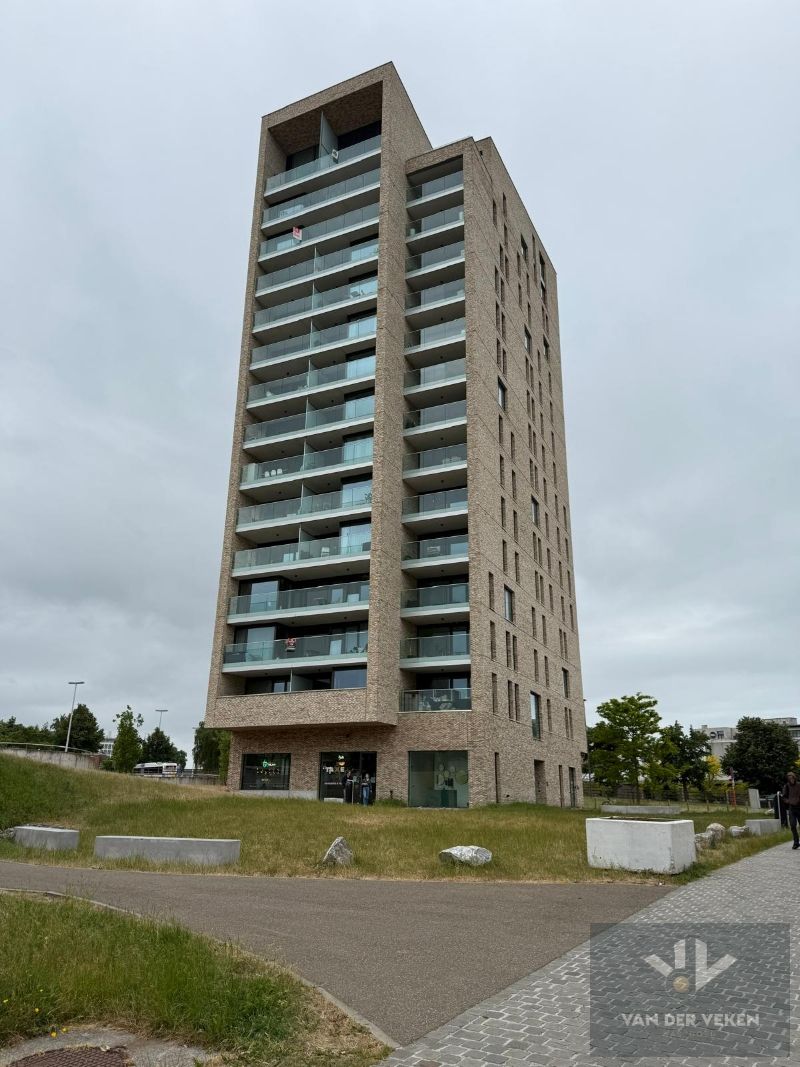 Modern 2-slaapkamerappartement met ruim terras in hartje Hasselt foto {{pictureIndex}}