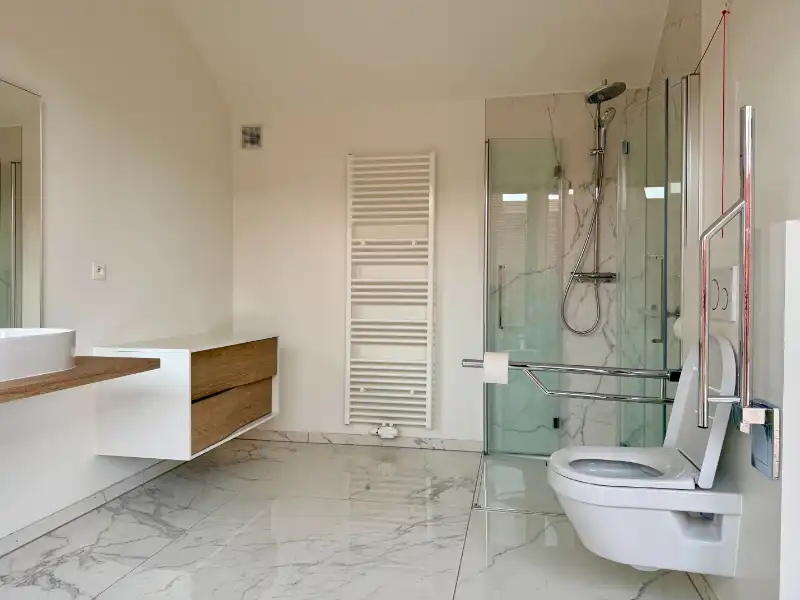 PENTHOUSE SERVICEFLAT MET 3 SLPK, 2 BADK, 2 TERRASSEN foto 18