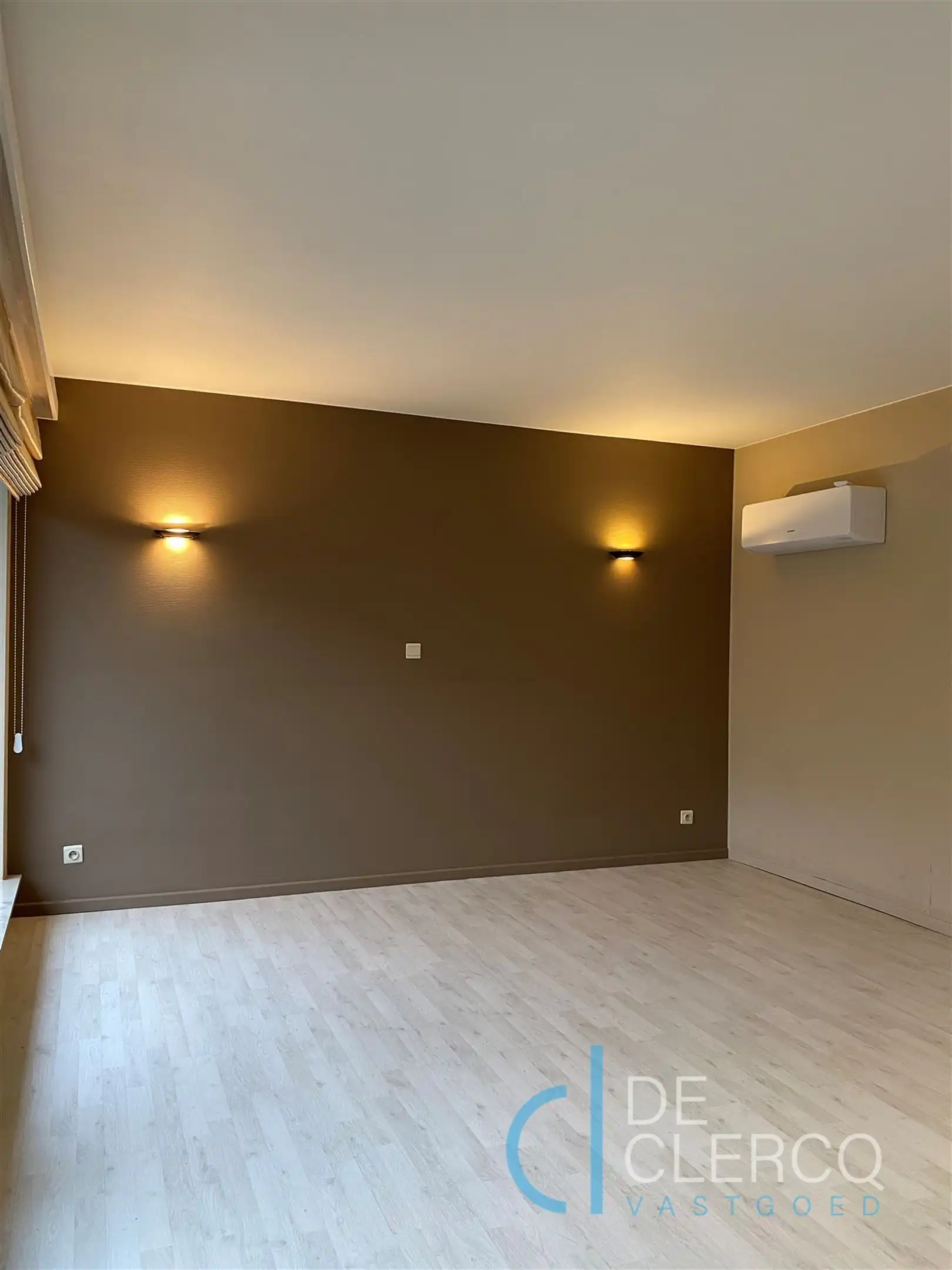 Karaktervolle woning verscholen in een rustige omgeving langs de Antwerpsesteenweg te Oostakker!  foto 10