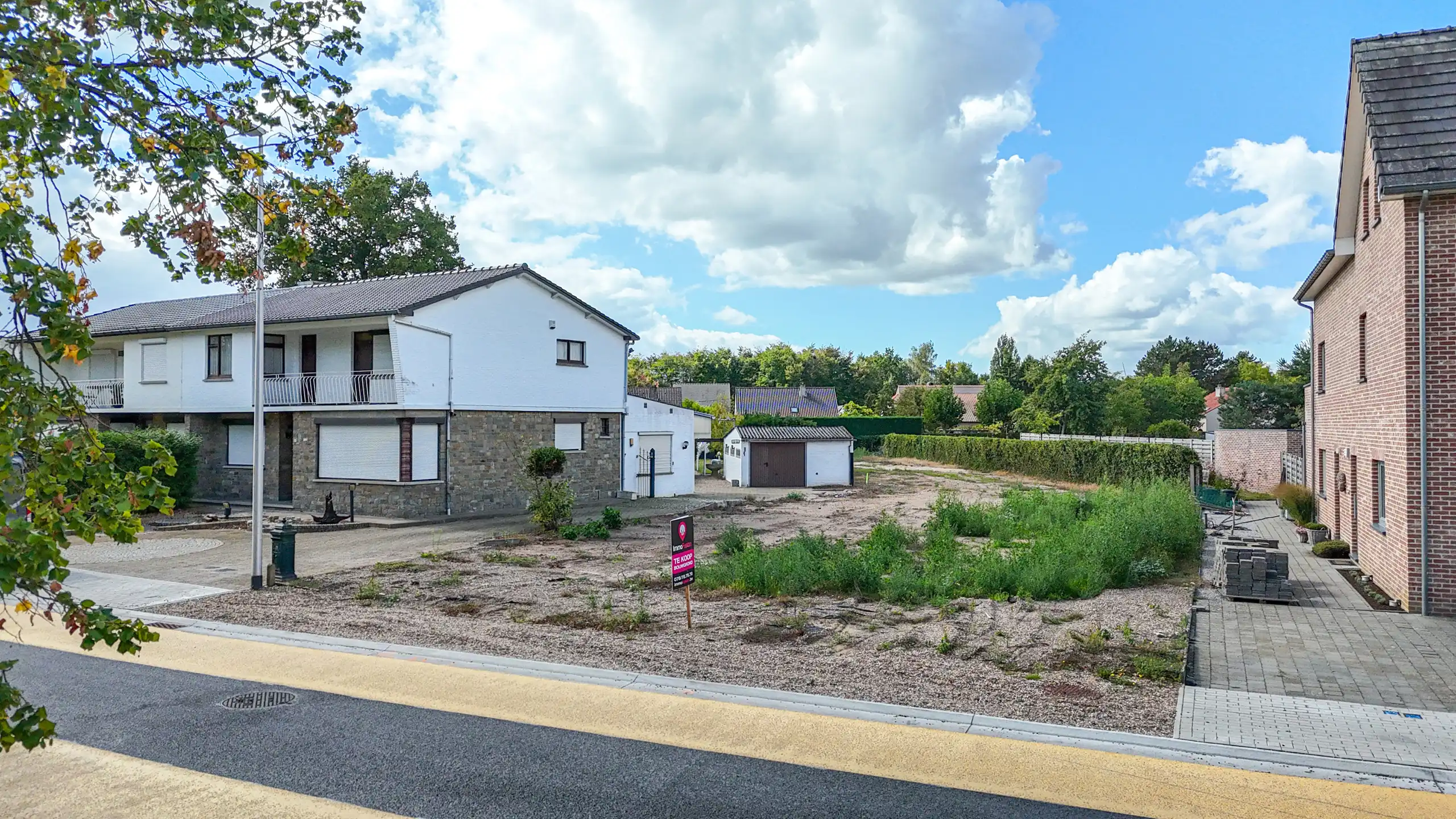 Zonnig en ruim perceel met grote tuin in een rustige straat te Boekt foto 3