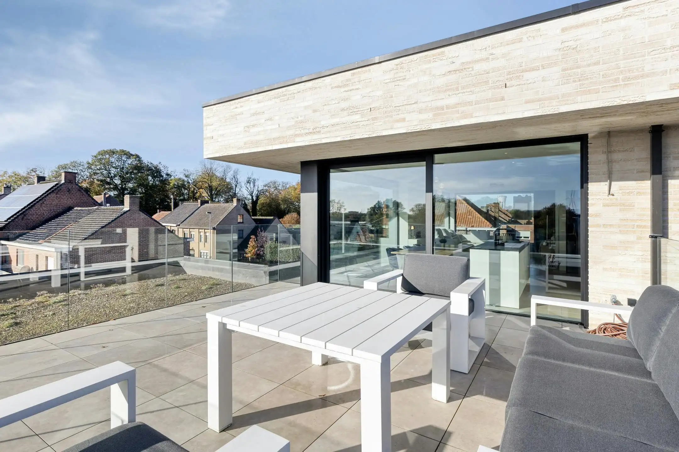 Nieuw huis met lift, groot terras en prachtig verzicht foto 14