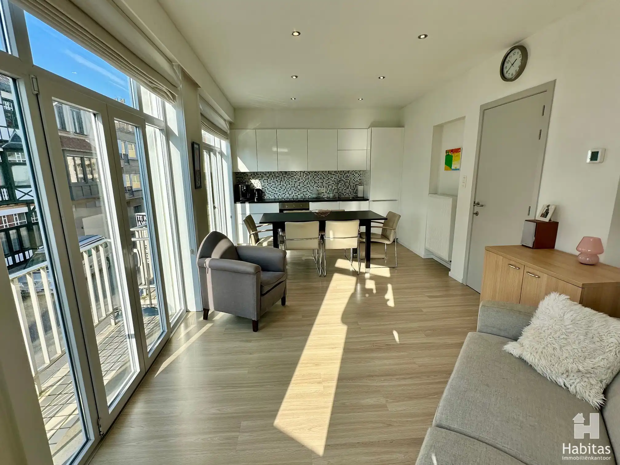 Bijzonder zonnig hoekappartement foto 2