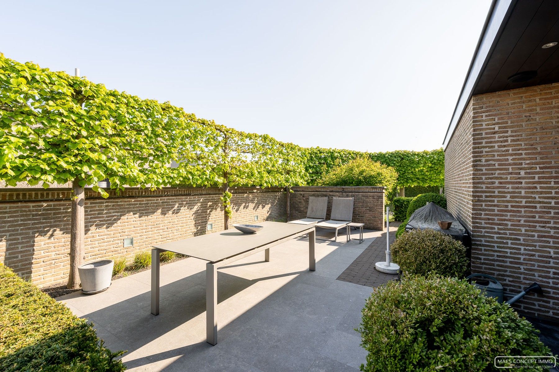 Magazijn te koop met villa, winkel en over te nemen handelsfonds foto 23