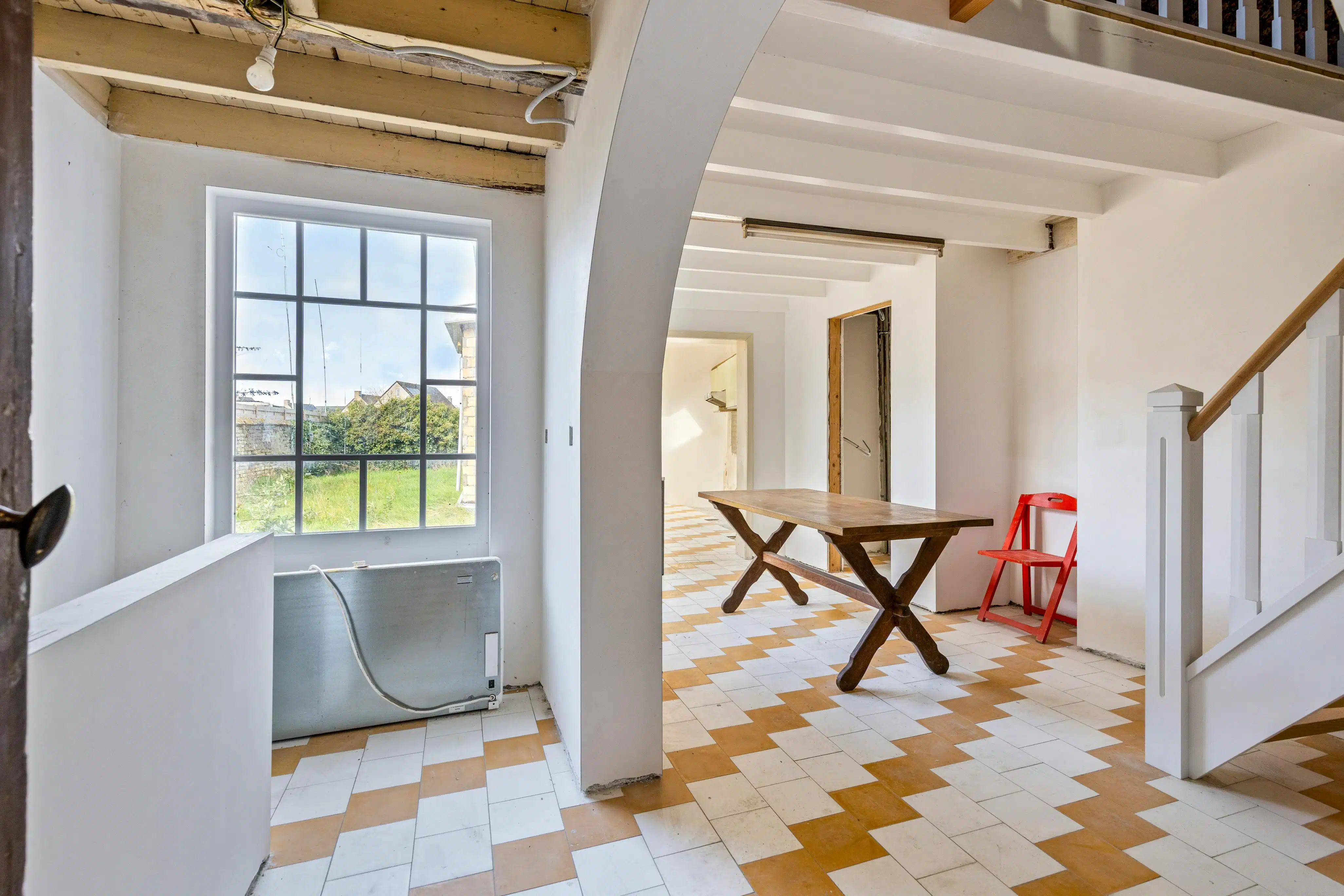 Verder te renoveren woning met tuin en garage in Adinkerke. foto 3