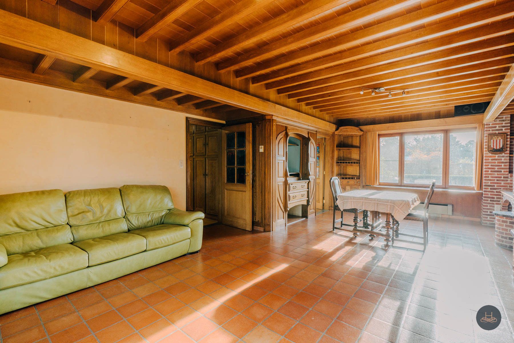 Zéér ruime gezinswoning met karakter en potentieel met tuin foto 9