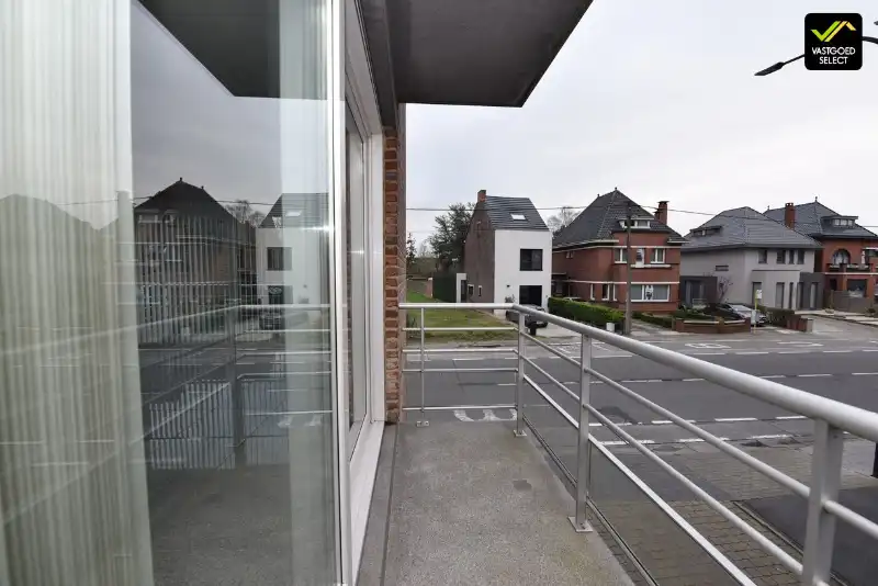 Te huur: Appartement met 2 ruime slaapkamer, parkeerplaats en garage foto 13