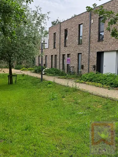Moderne woning met 3 slaapkamers, tuin en 2 parkeerplaatsen. foto 2