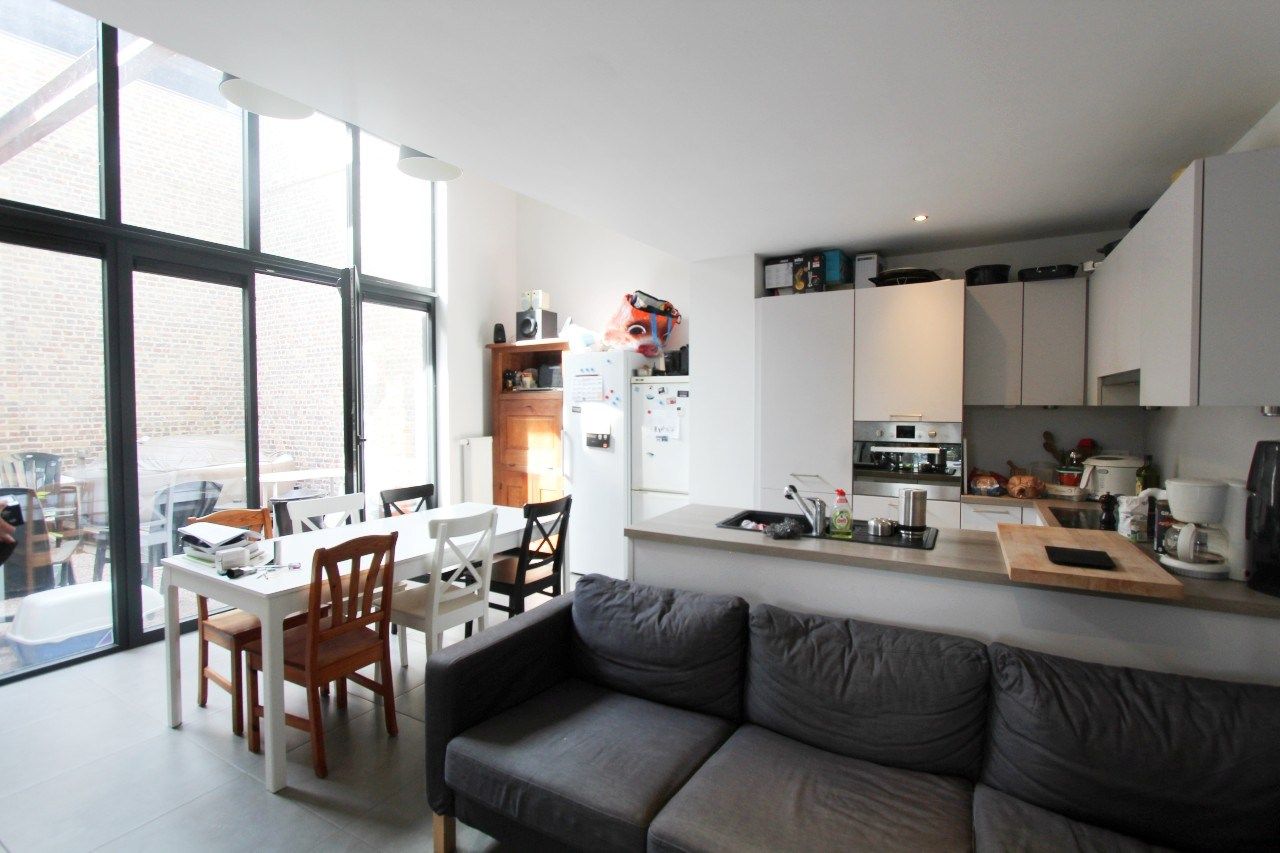 Ruime woning met prachtige patio en autostaanplaats  foto {{pictureIndex}}
