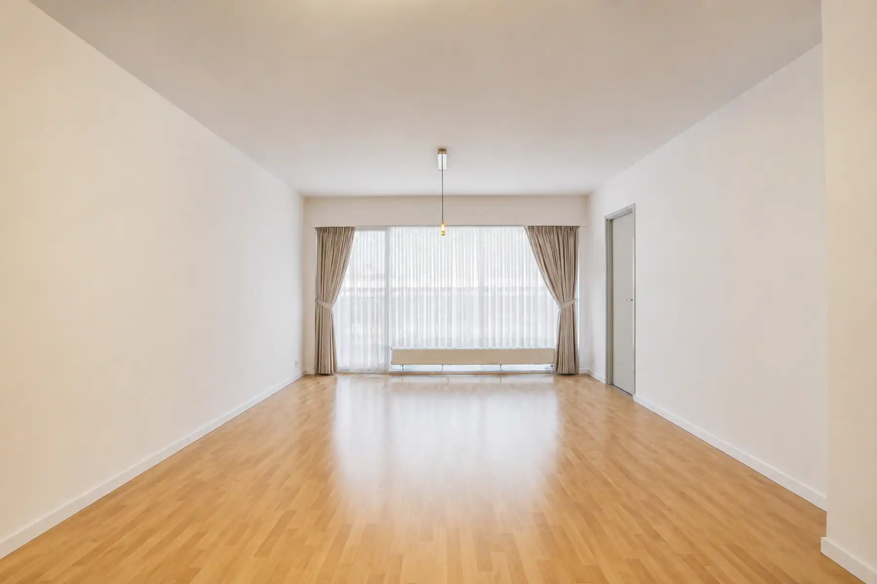 Ruim 3-slaapkamerappartement met terras foto 6