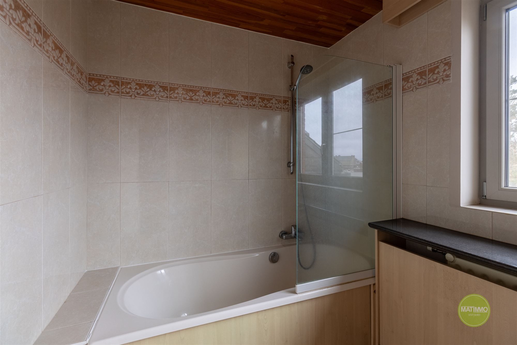 Commercieel handelspand met duplex appartement in Balen foto 22