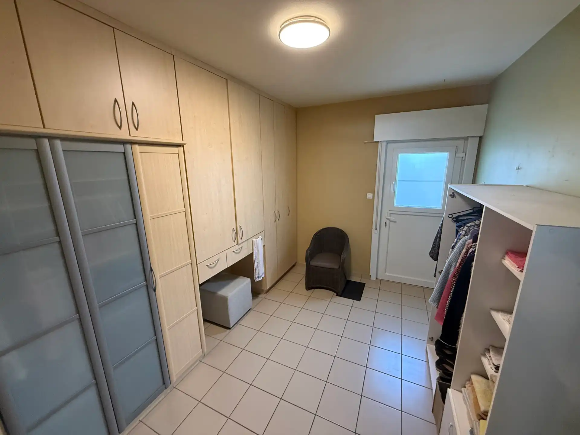 SCHELLEBELLE - Gelijkvloers appartement met tuintje. foto 9