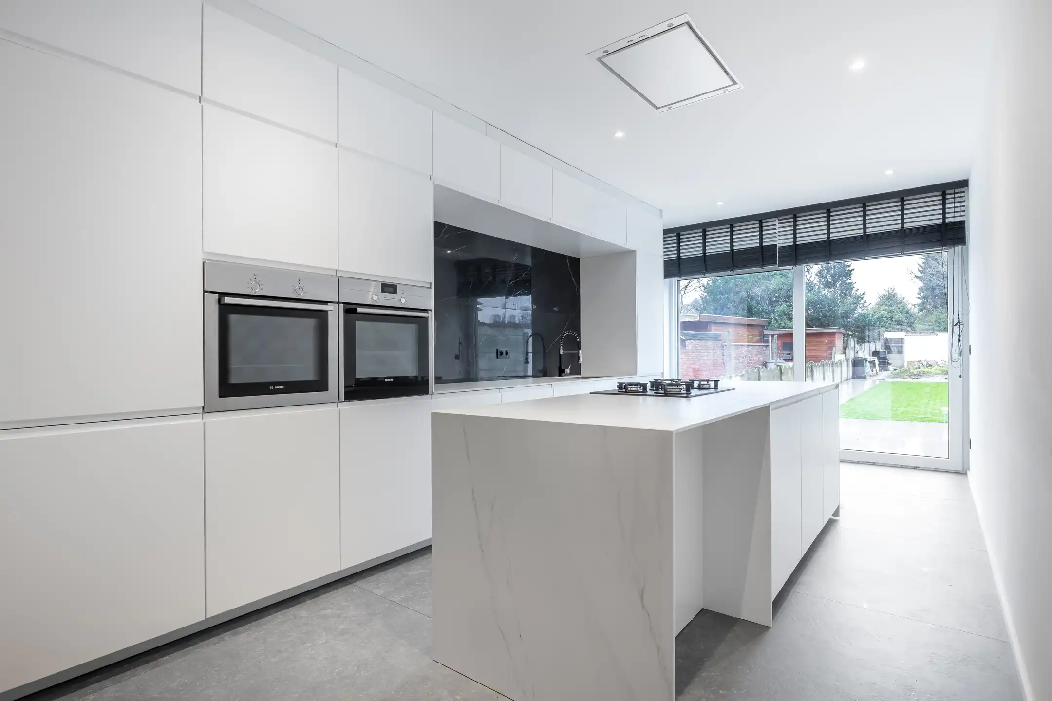 Volledig gerenoveerde woning in het hart van Wijnegem foto 12