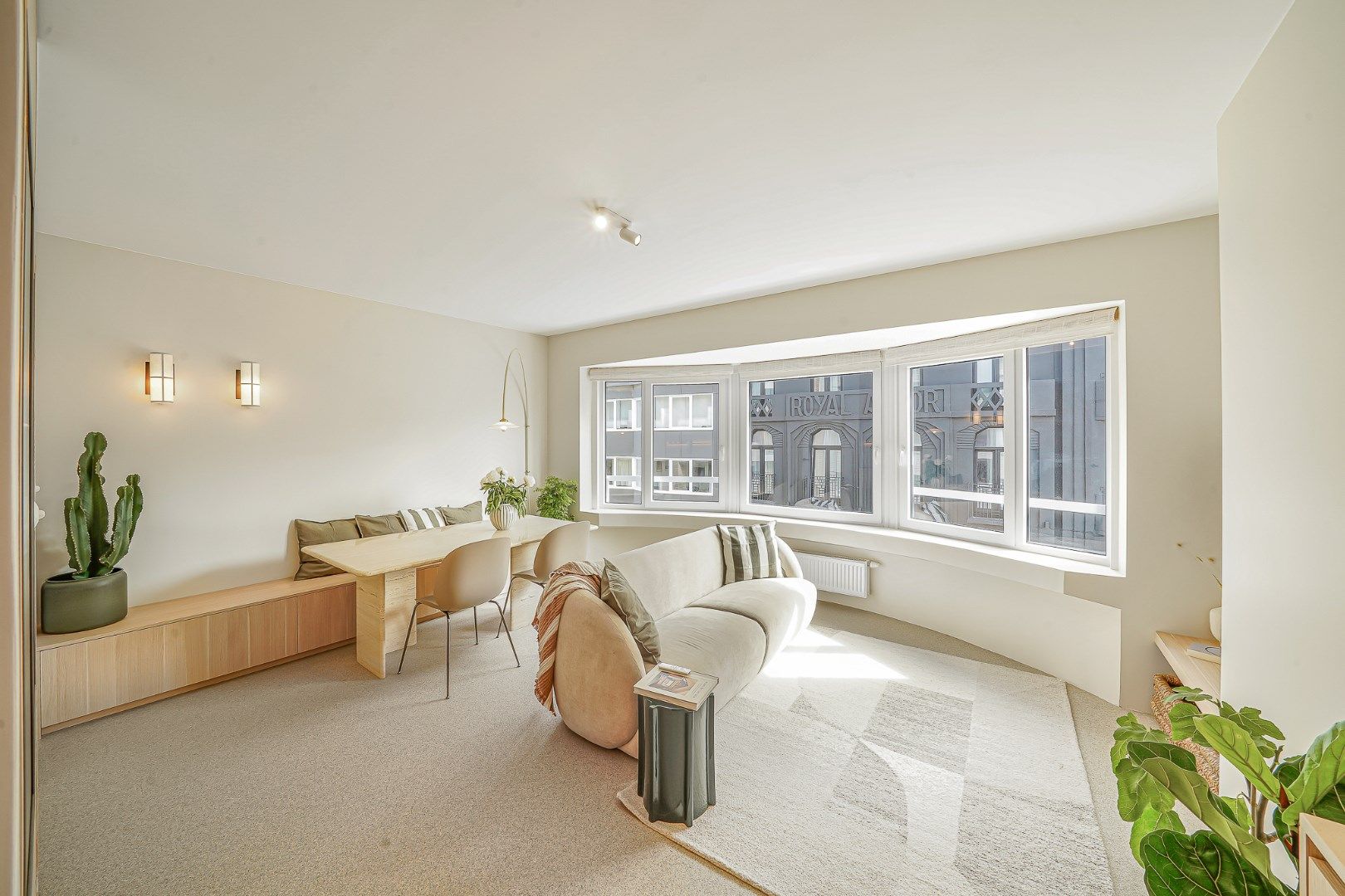 Luxueus gerenoveerd appartement met lateraal zeezicht foto 10