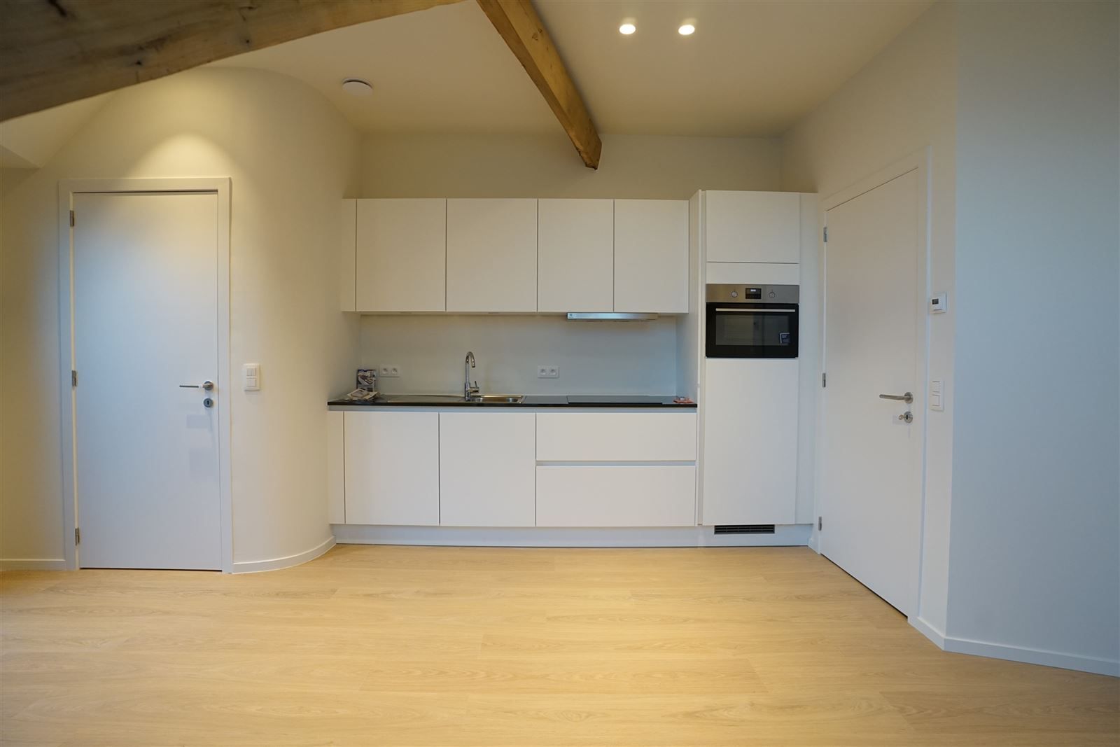 Instapklaar appartement te centrum Zottegem! foto 18