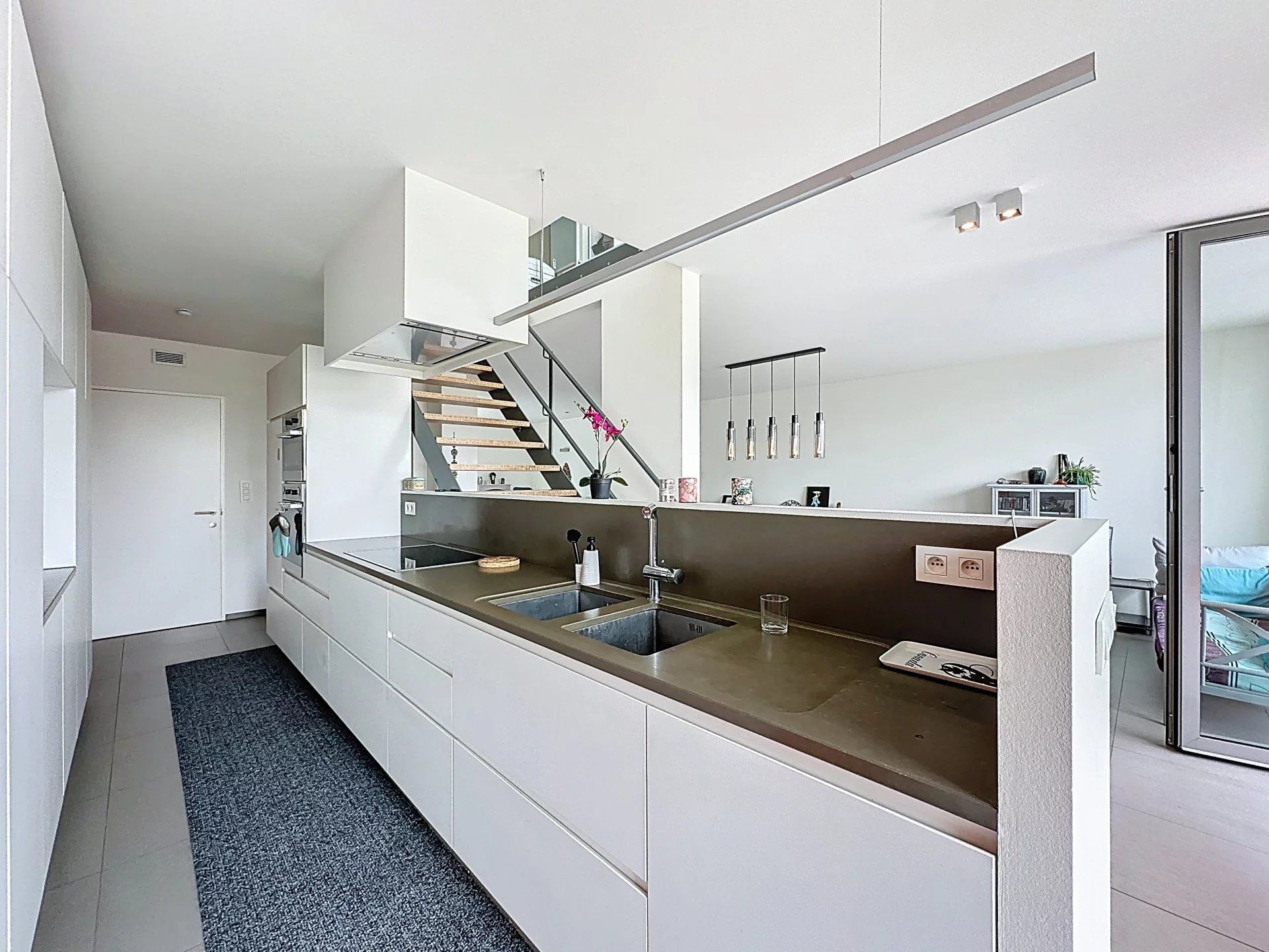 Energiezuinige woning met 3 slaapkamers, 2 badkamers, lift, tuin en terras. foto 14