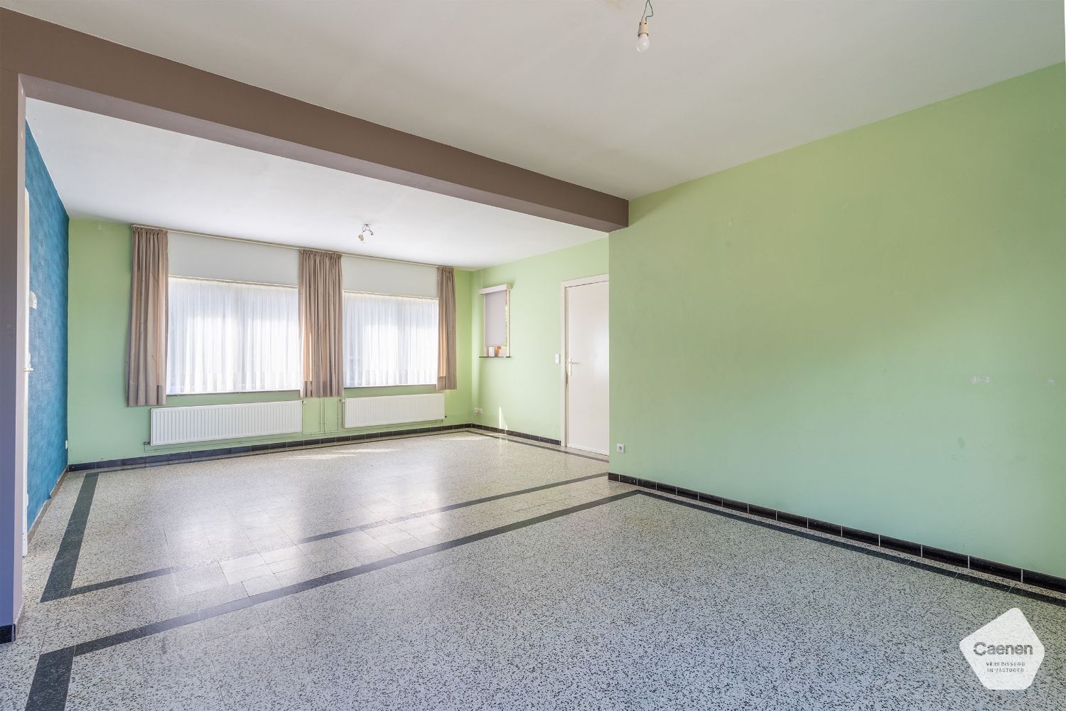 VRIJSTAANDE LANDELIJKE GELEGEN TE RENOVEREN WONING met 3 slaapkamers en MOOI PERCEEL VAN 980 m² foto 5