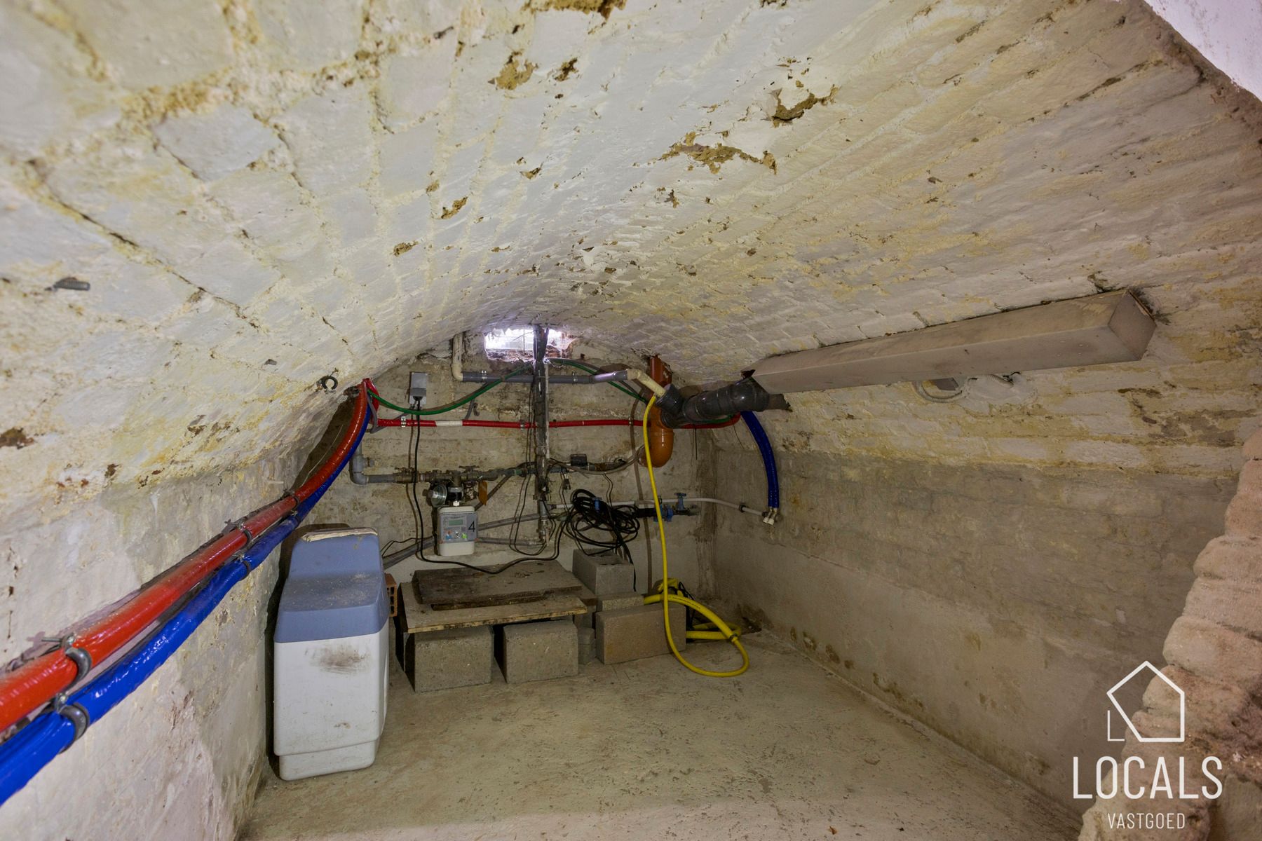 Volledig gerenoveerde halfopen bebouwing in Denderhoutem foto 8