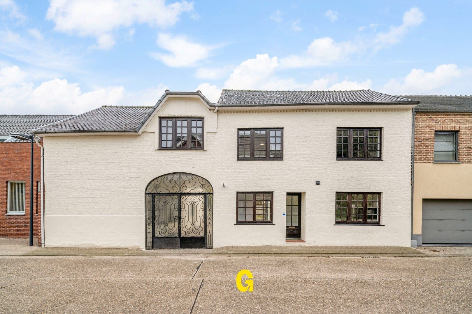 Vakkundig gerenoveerde woning met binnenkoer, tuin en bijgebouwen op 4a 62ca - EPC label B foto 5