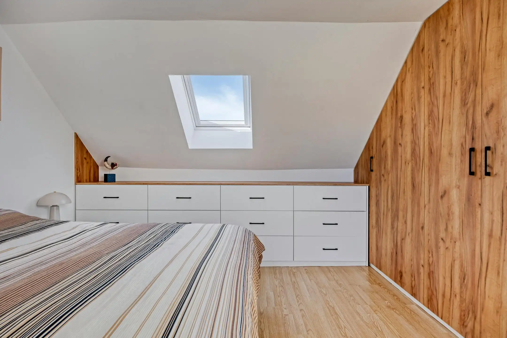 Ruime driegevelwoning met 4 slaapkamers, 2 badkamers, tuin en parking op uitstekende ligging te Vilvoorde en vlakbij Strombeek foto 19
