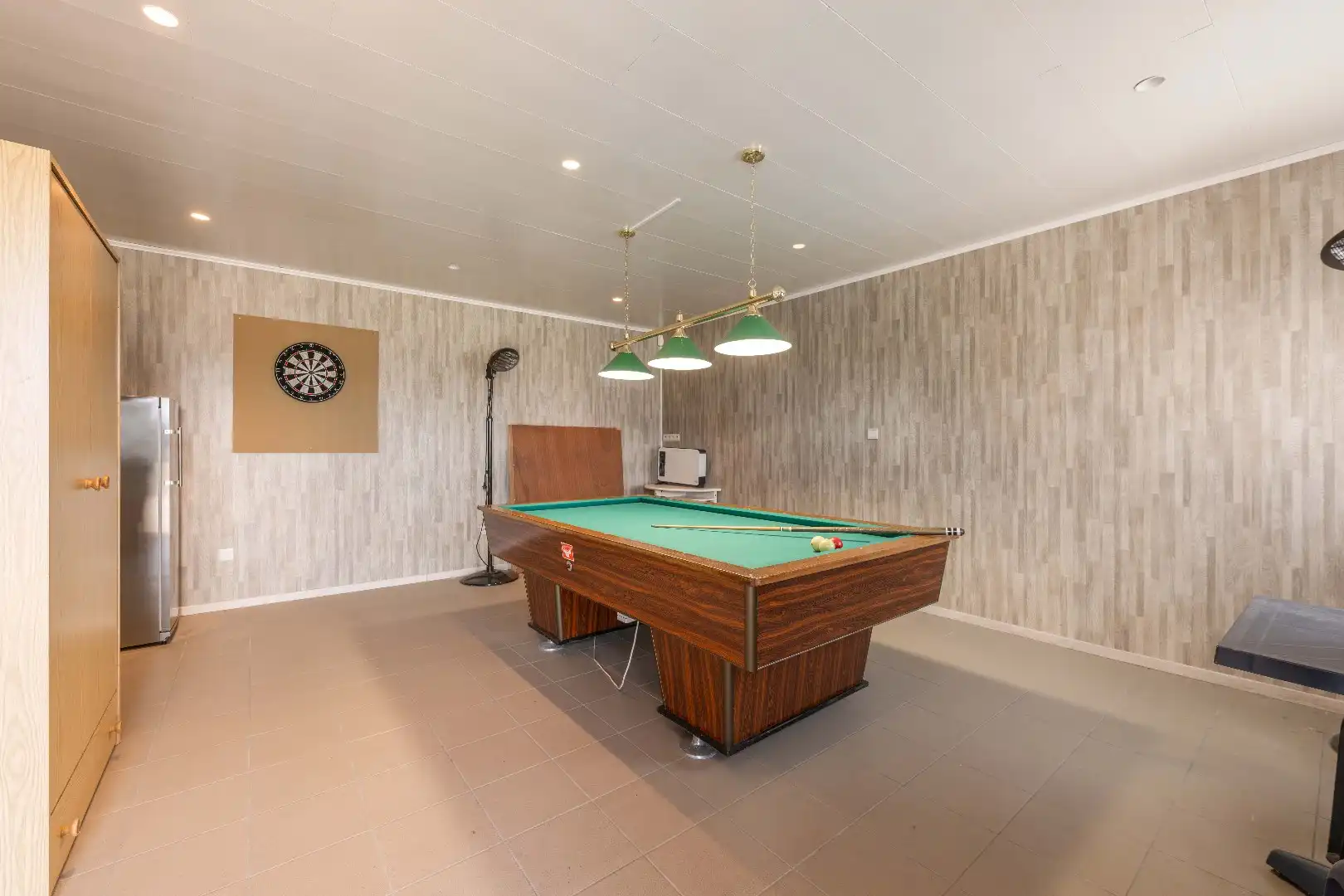 CHARMANTE ALLEENSTAANDE WONING MET BIJGEBOUWEN EN WEILAND  foto 20