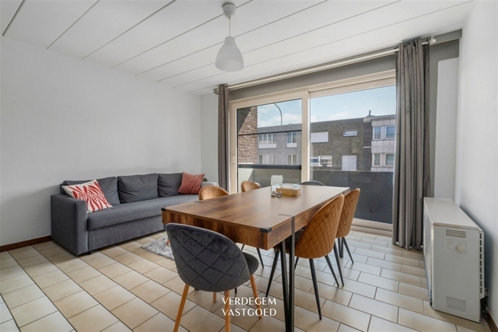 Lichtrijk 1 slaapkamer appartement met terras en garage foto 6