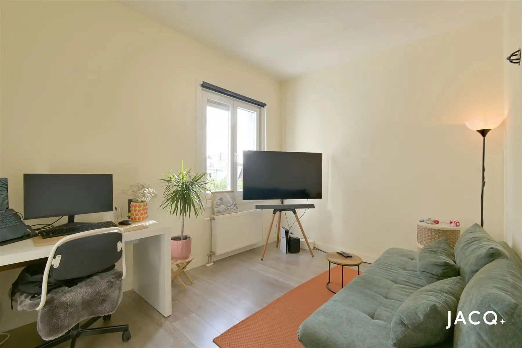 Gerenoveerd appartement met 2 slaapkamers te Merksem! foto 9