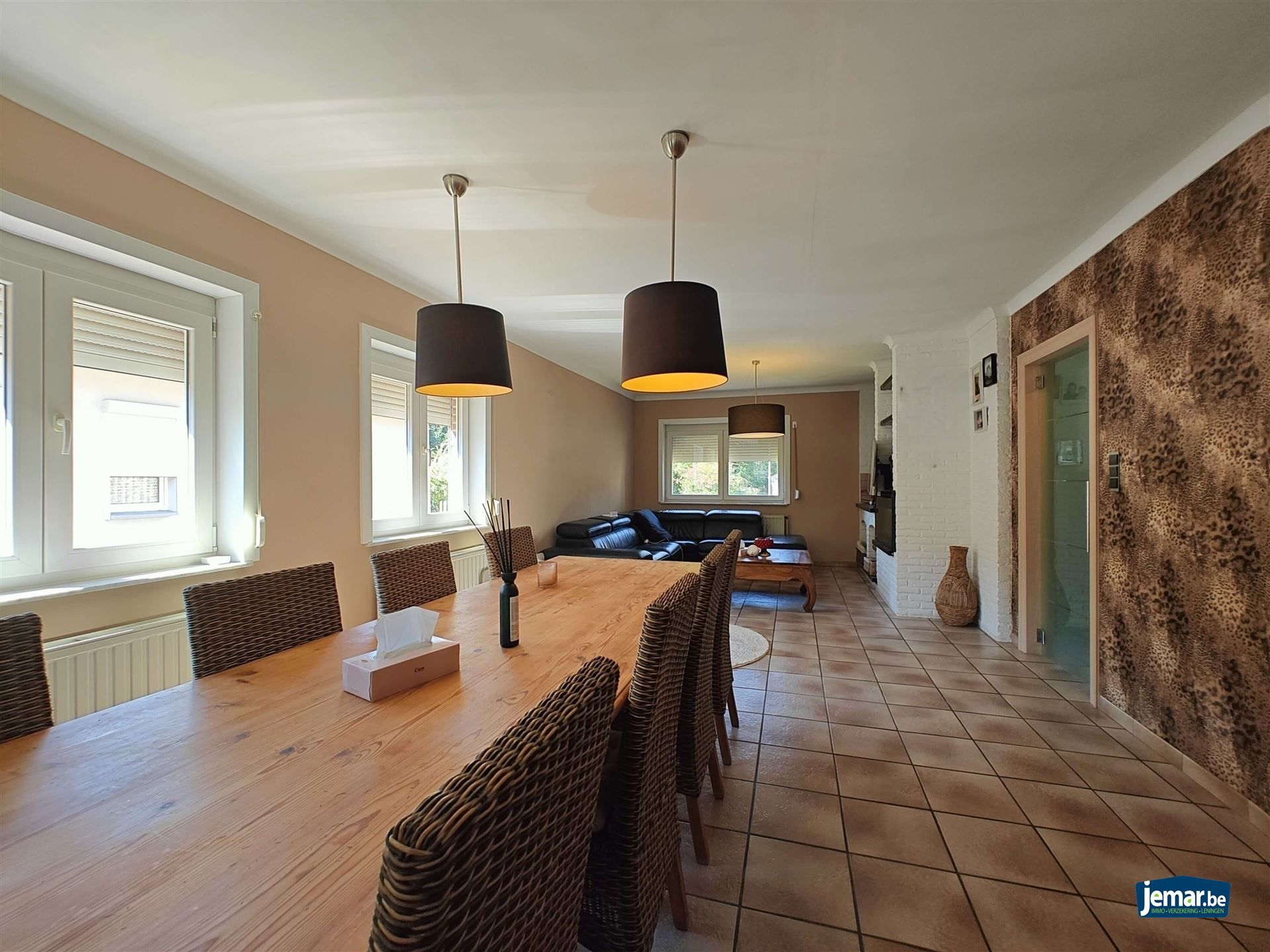 Vrijstaande bungalow woning met 3 slaapkamers en inpandige garage  foto 8