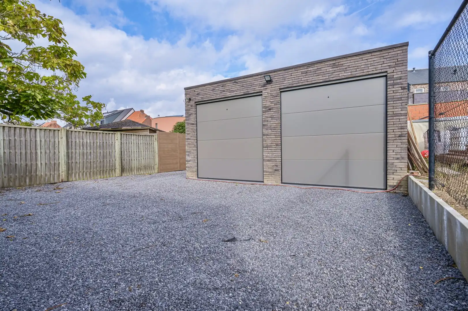 Nieuwbouwappartement met 2 slaapkamers, ruim terras en garage foto 13