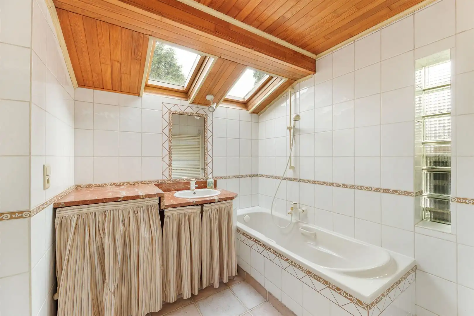 Woning met karakter en eindeloos potentieel foto 12