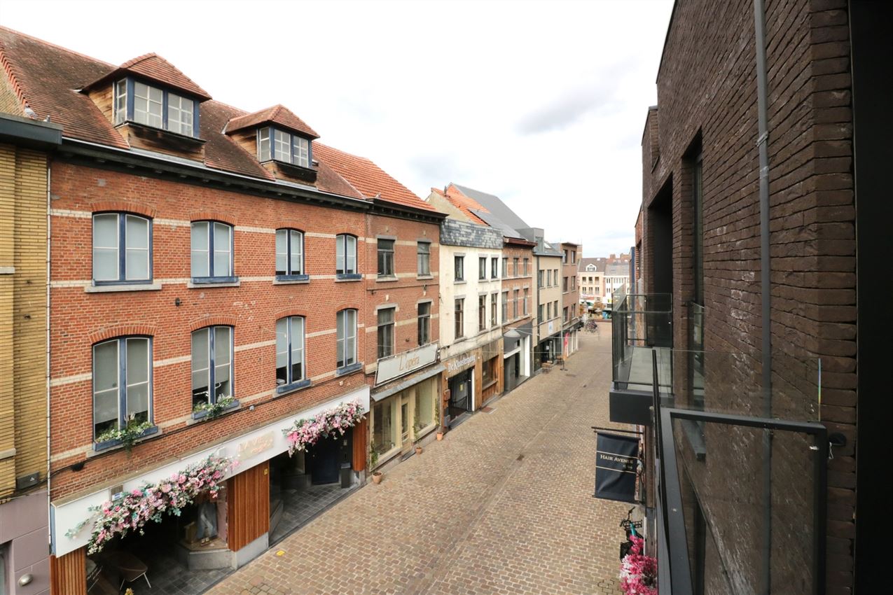 Duplex met 2 slpk., terras en garage temidden centrum foto 31