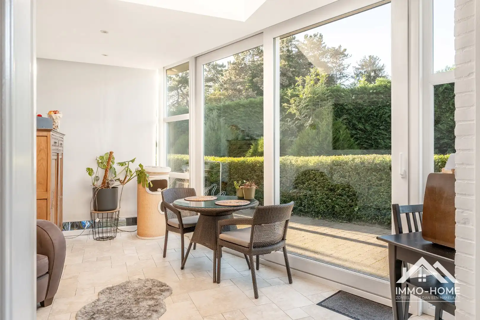 Charmante instapklare halfopen woning met ruime oprit! foto 8
