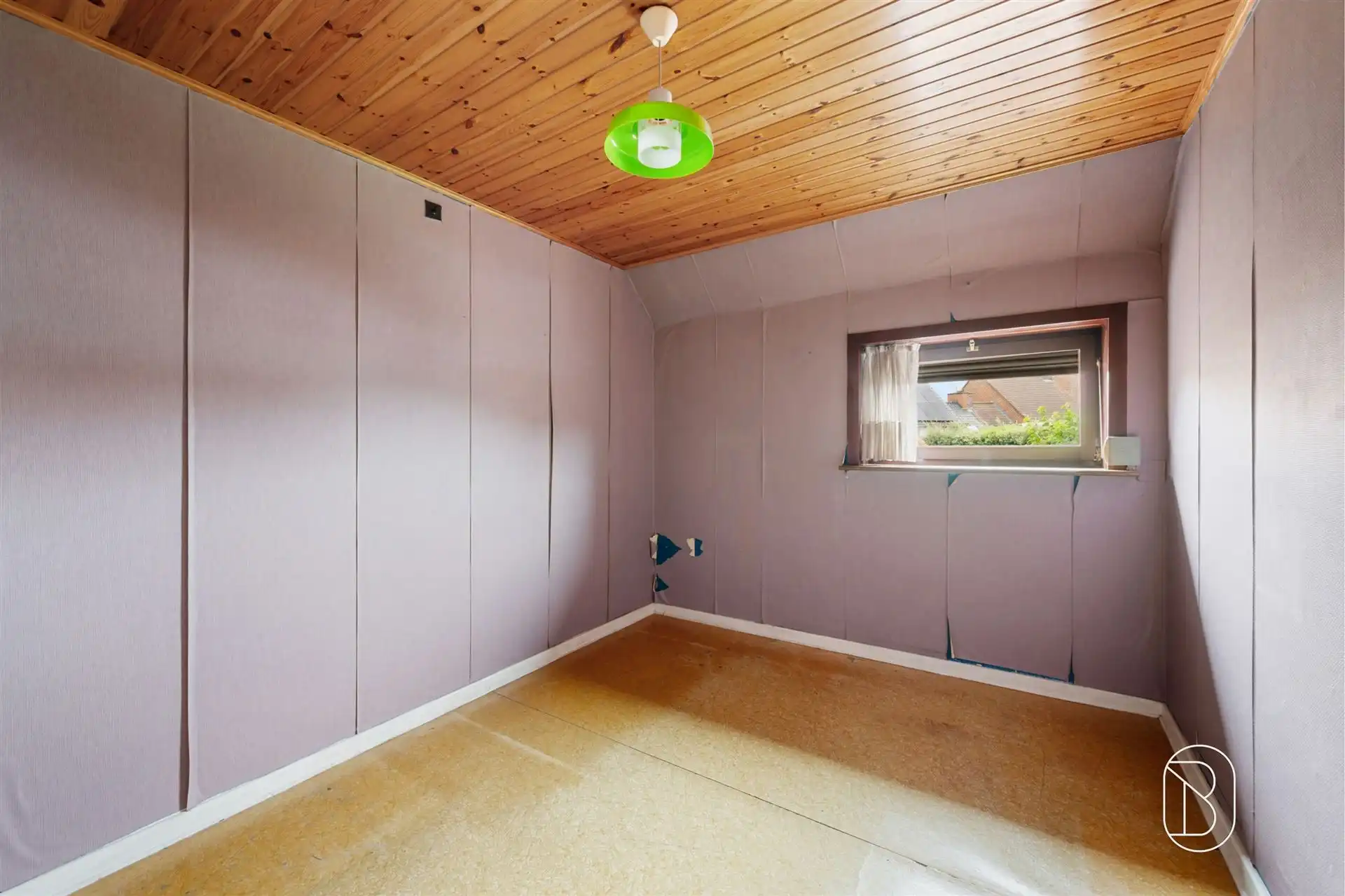 Woning met garage en uitweg in Oostrozebeke foto 9