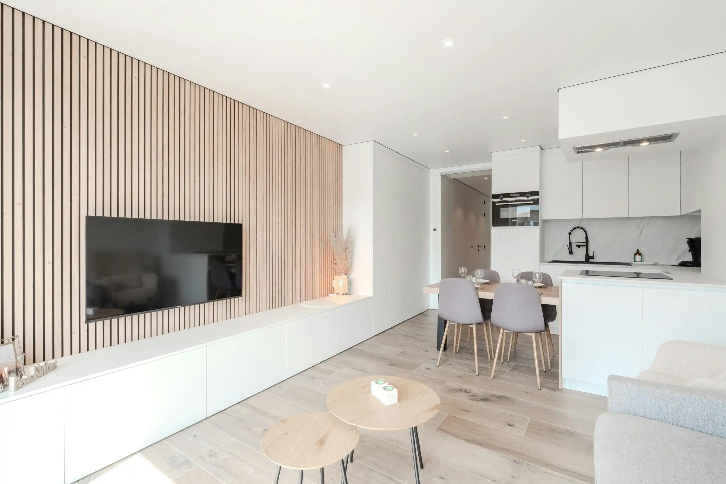 Lichtrijke gerenoveerde studio met zijdelings zeezicht! foto 3