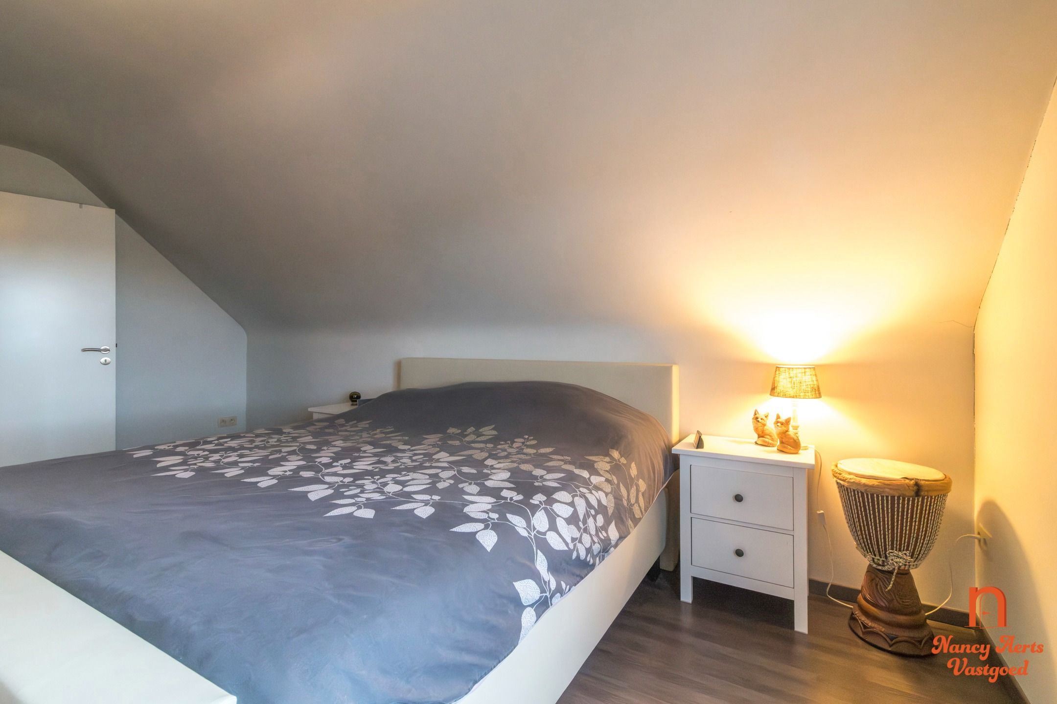 Lichtrijk duplexappartement met ruim terras en eigen ingang foto 17