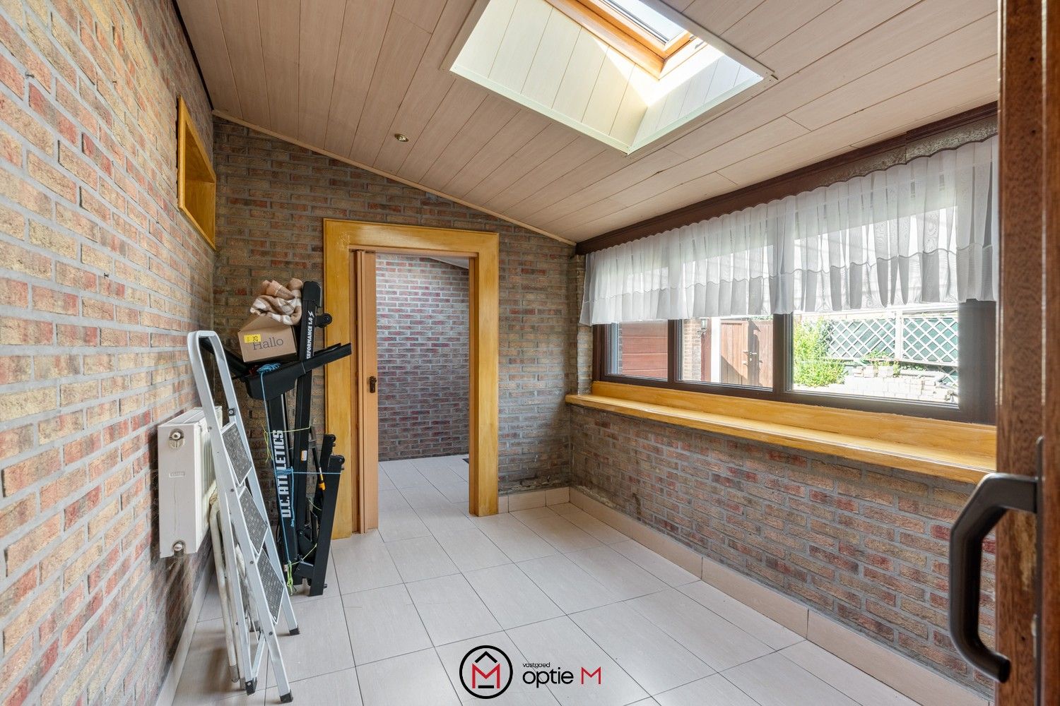 Ruime woning met garage en zonnepanelen foto 10