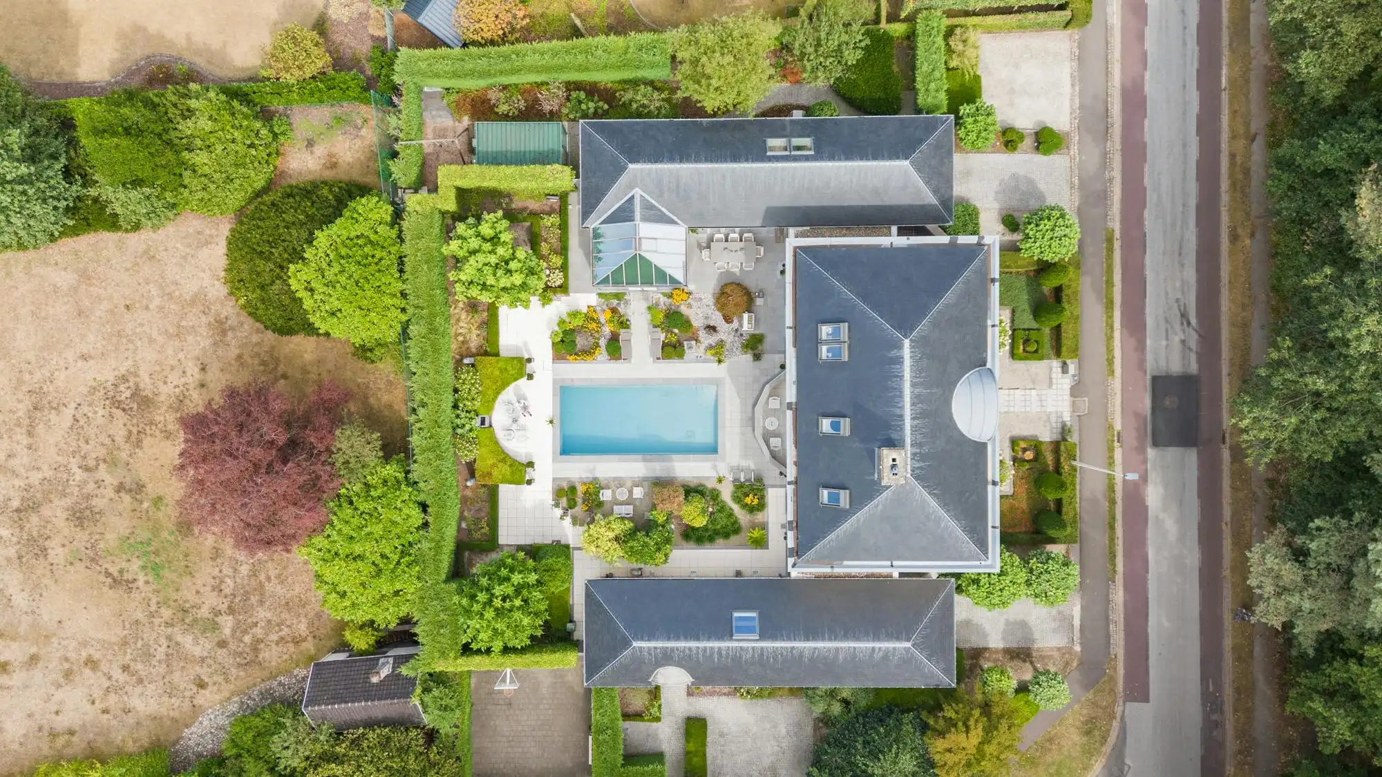 Exclusieve villa met praktijkruimte op toplocatie in Genk foto 31