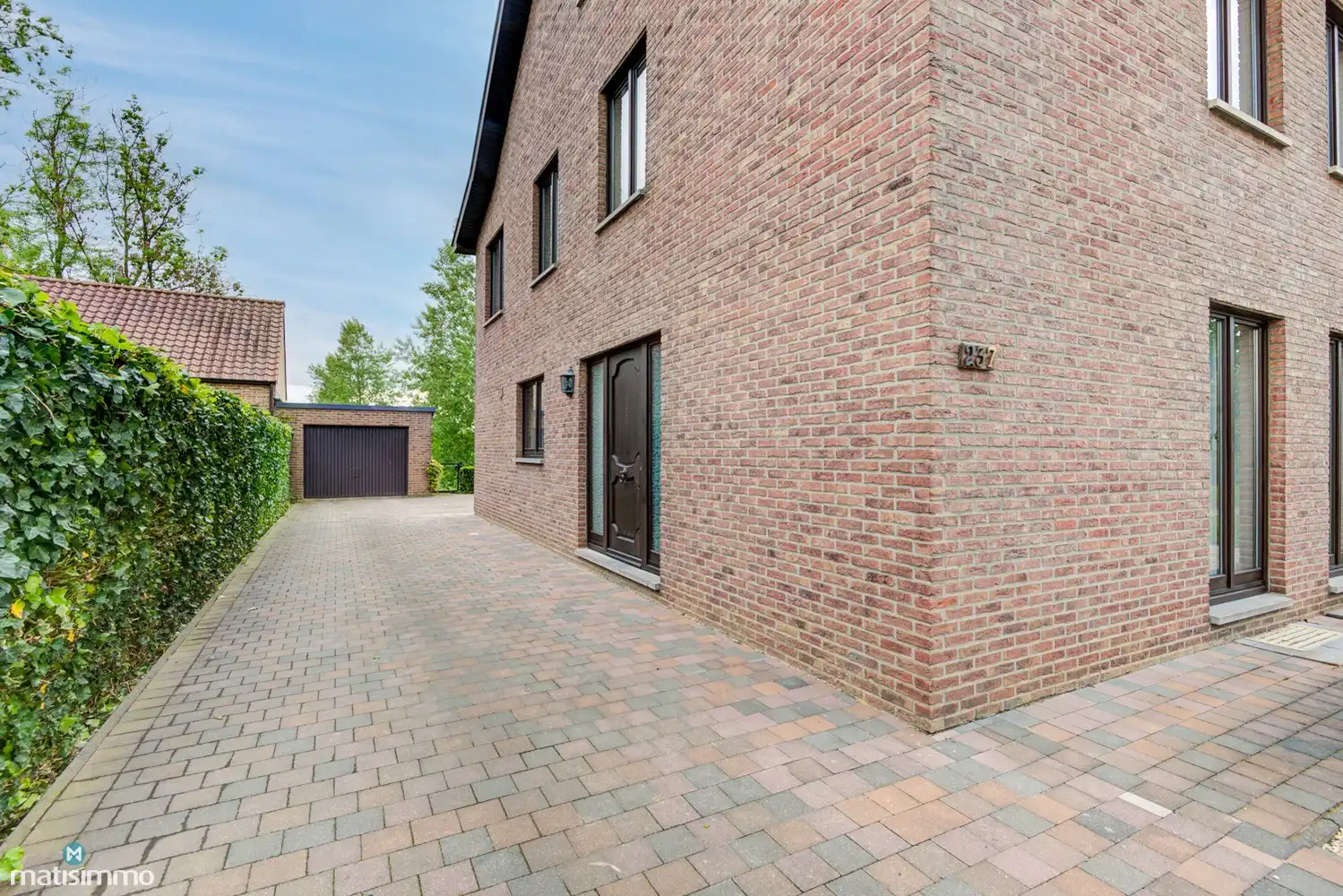 VOLLEDIG ONDERKELDERDE WONING MET 3 TOT 5 SLAAPKAMERS, GARAGE EN ZICHT OP HET GROEN TE KLEINE-SPOUWEN foto 3