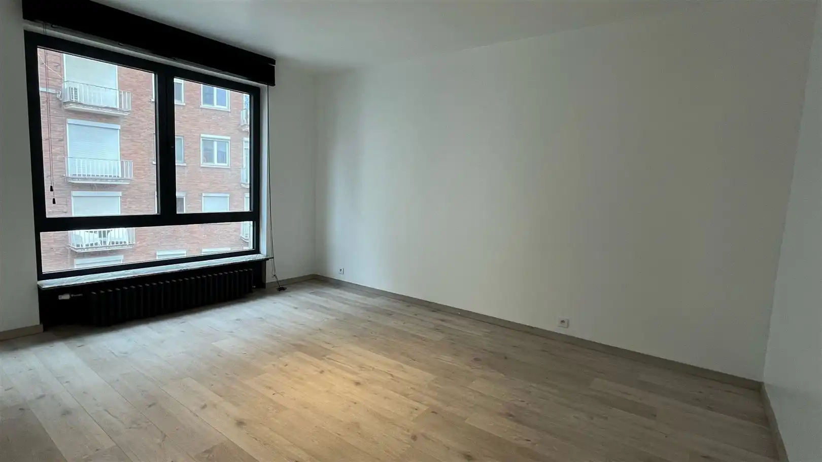 Gloednieuw gerenoveerd appartement in centrum Antwerpen foto 8