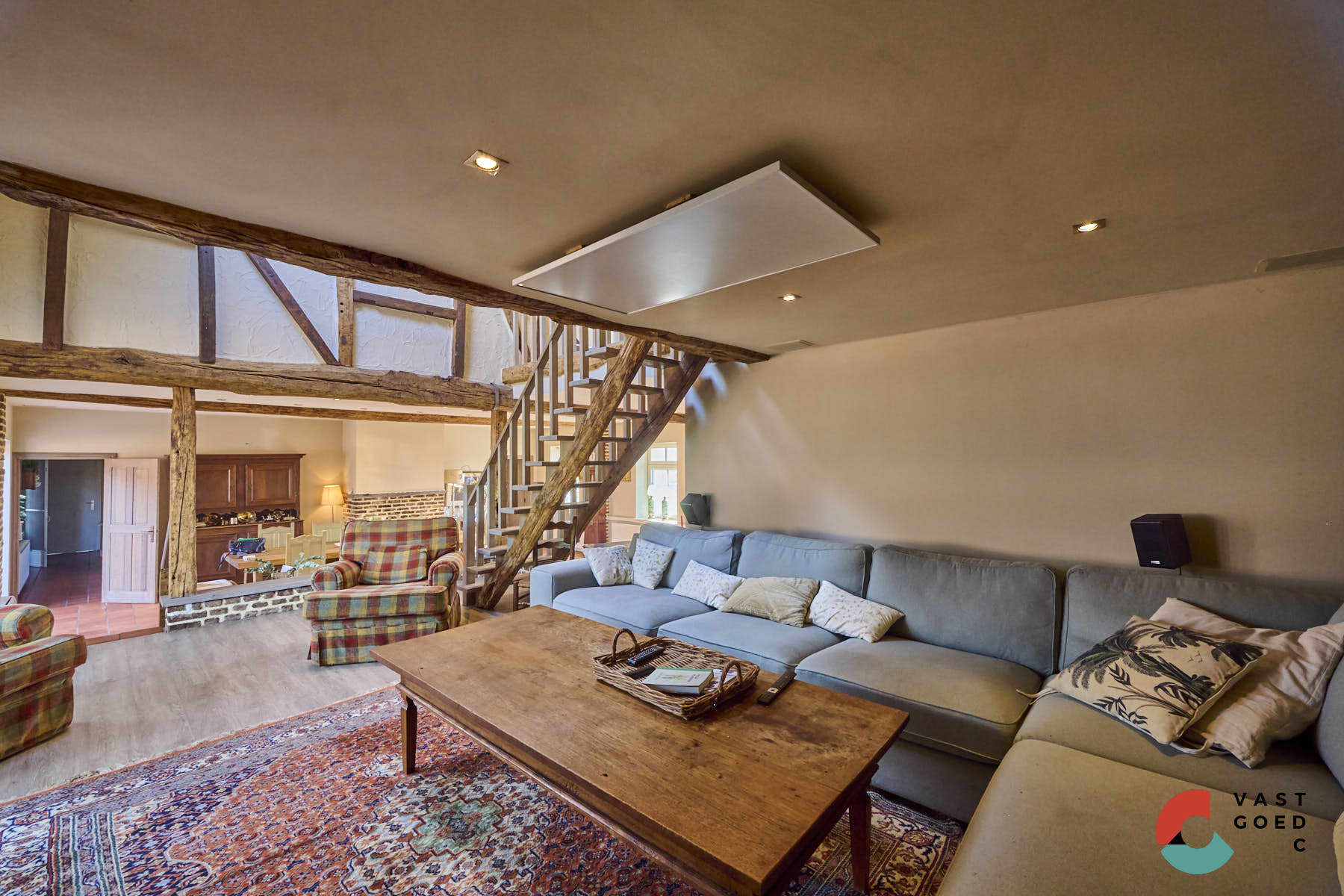 Rustig gelegen karaktervolle hoeve met zicht op de weilanden foto 5