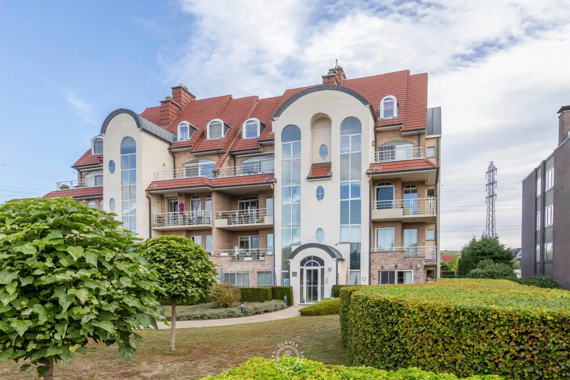 Imposant duplexappartement met een zee aan ruimte foto {{pictureIndex}}