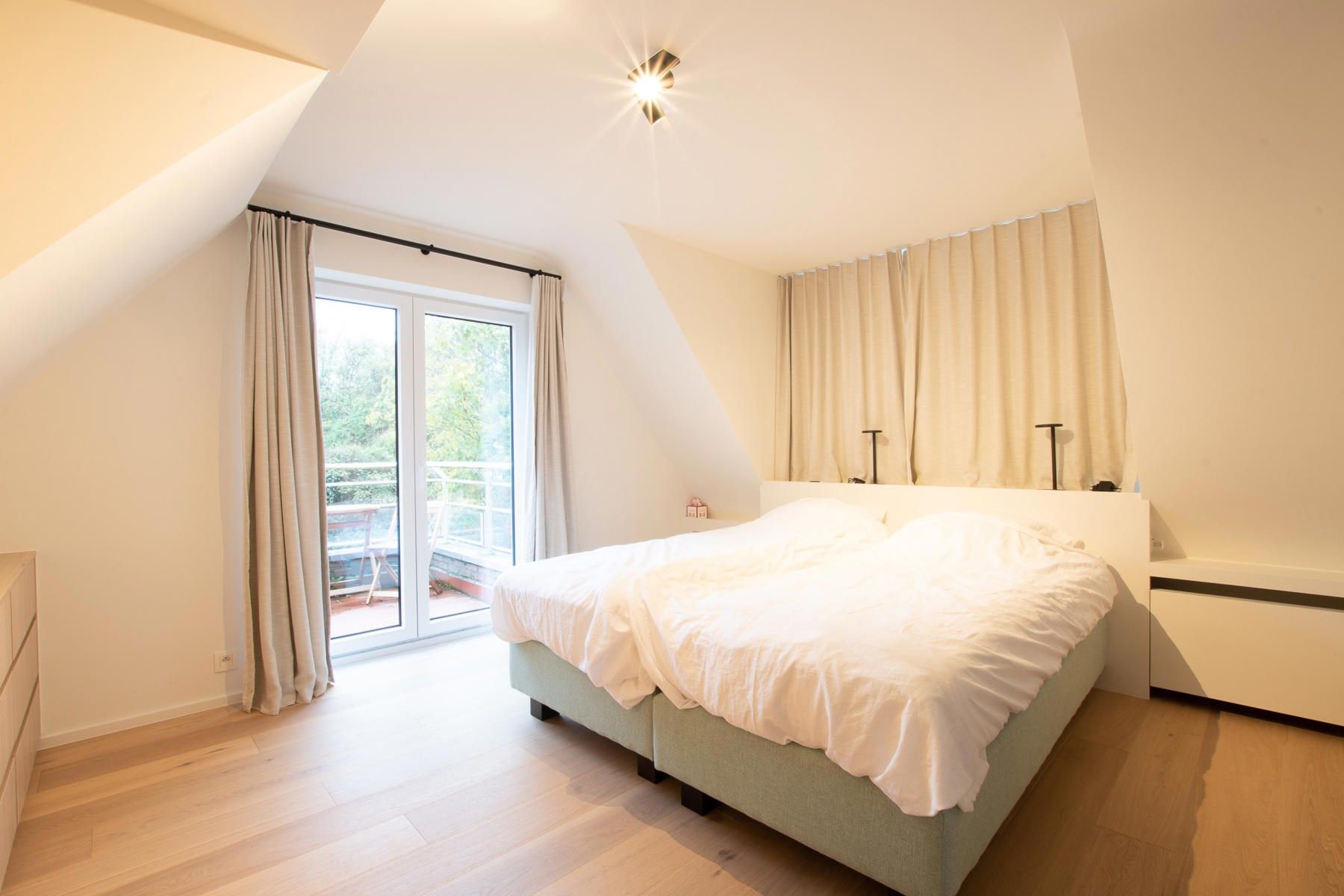 Prachtig gerenoveerd appartement in hartje Zoute! foto 6