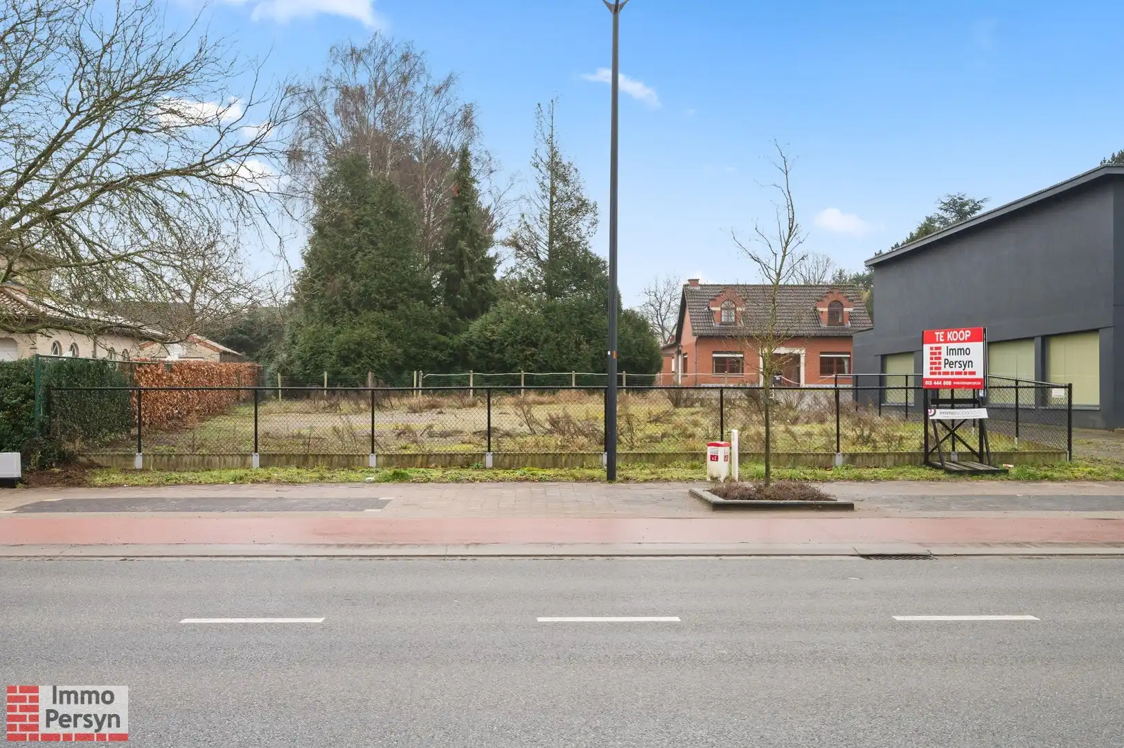 Ruime bouwgrond van 1.207 m² op een vlotte locatie in Bekkevoort foto {{pictureIndex}}