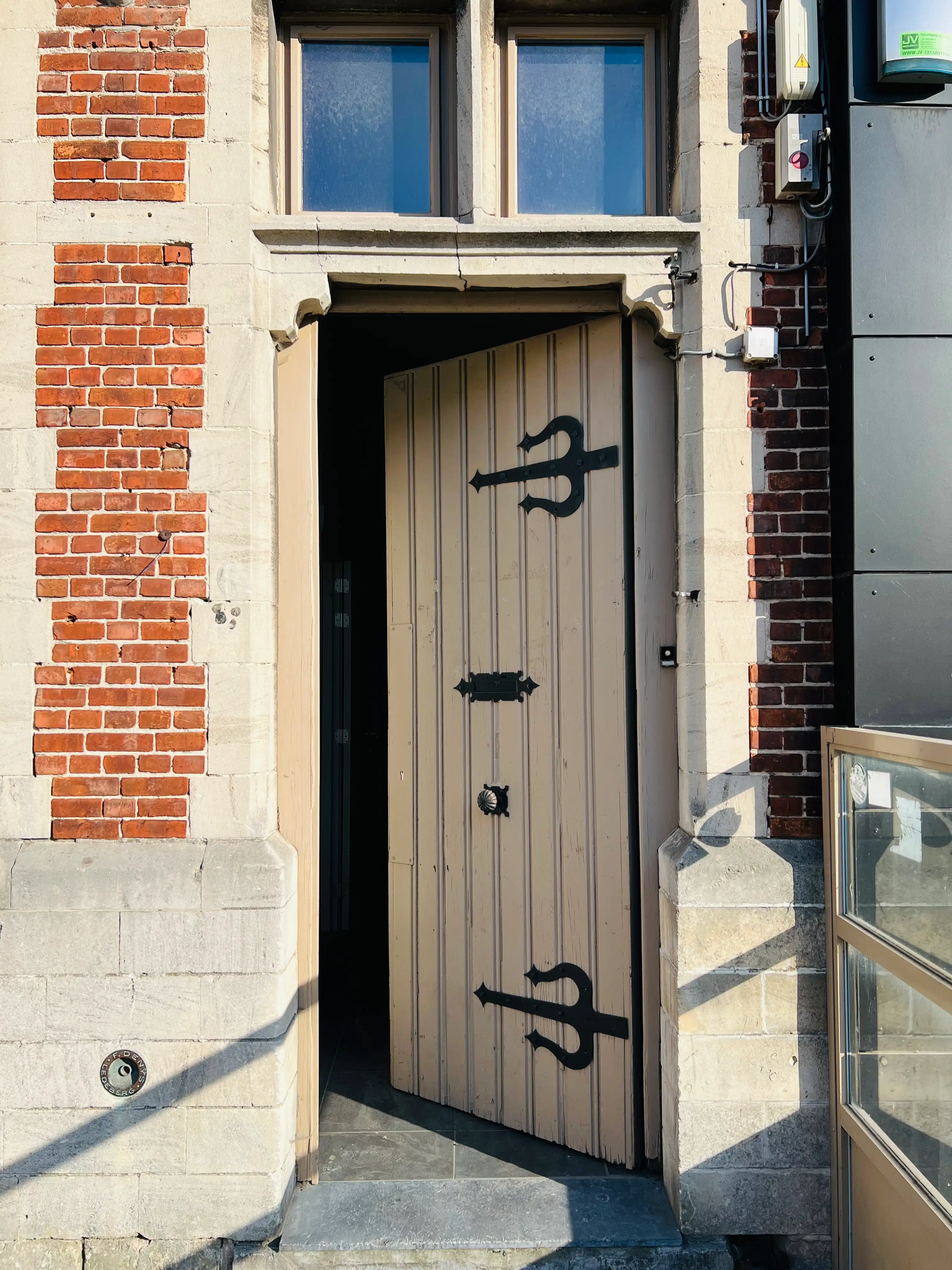 Karaktervol handelspand met appartement, veel mogelijkheden foto 4