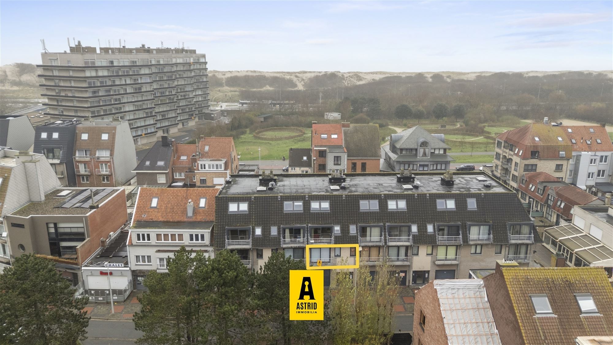 Instapklaar zonnig 2-slaapkamerappartement en garage in Bredene foto 13