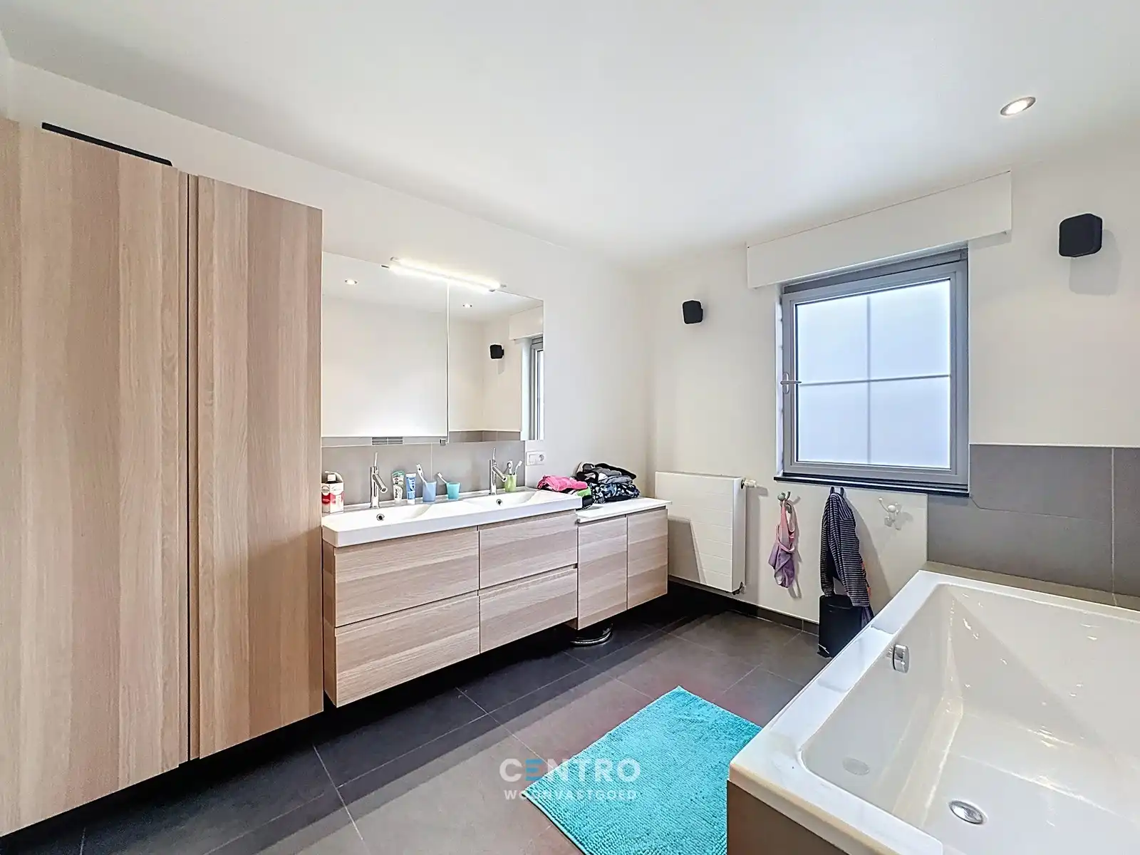 ENERGIEZUINIGE koppelvilla met 4 slpks, dubbele garage n ZUIDger. tuin! foto 9