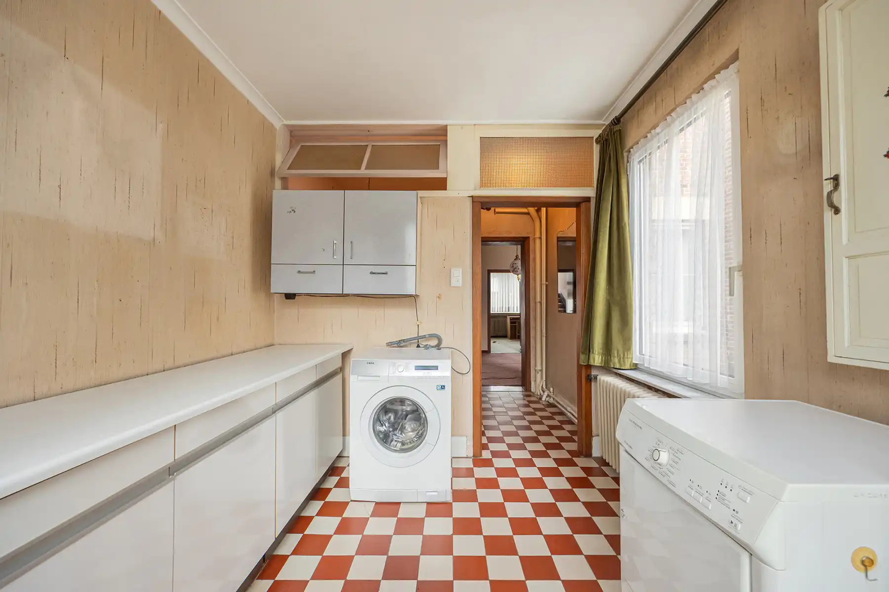 Riante, te renoveren woning op toplocatie  foto 10